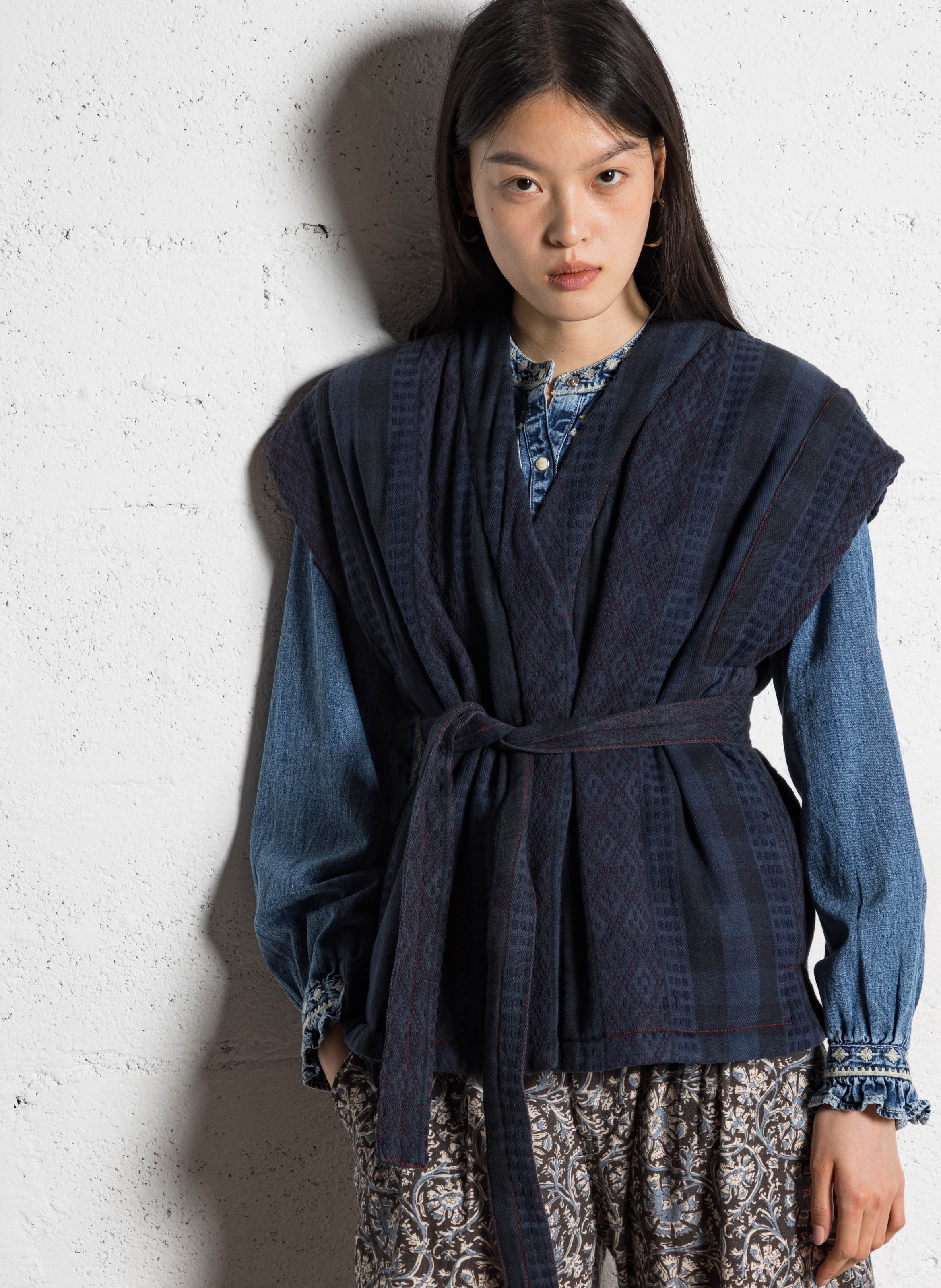 Sleeveless belted jacket MAISON HOTEL Blue