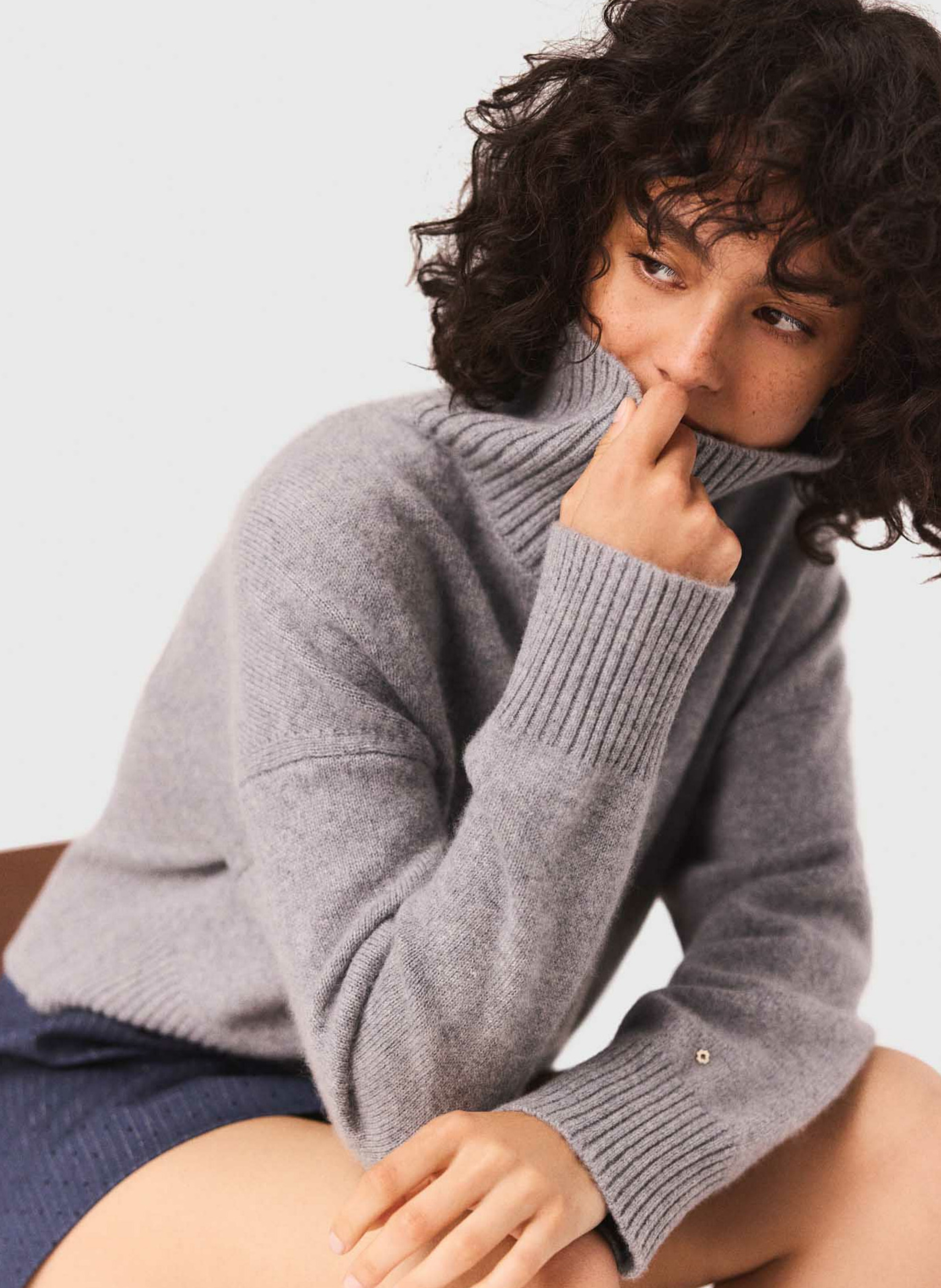 Pull court en cachemire mélangé MAJE Gris