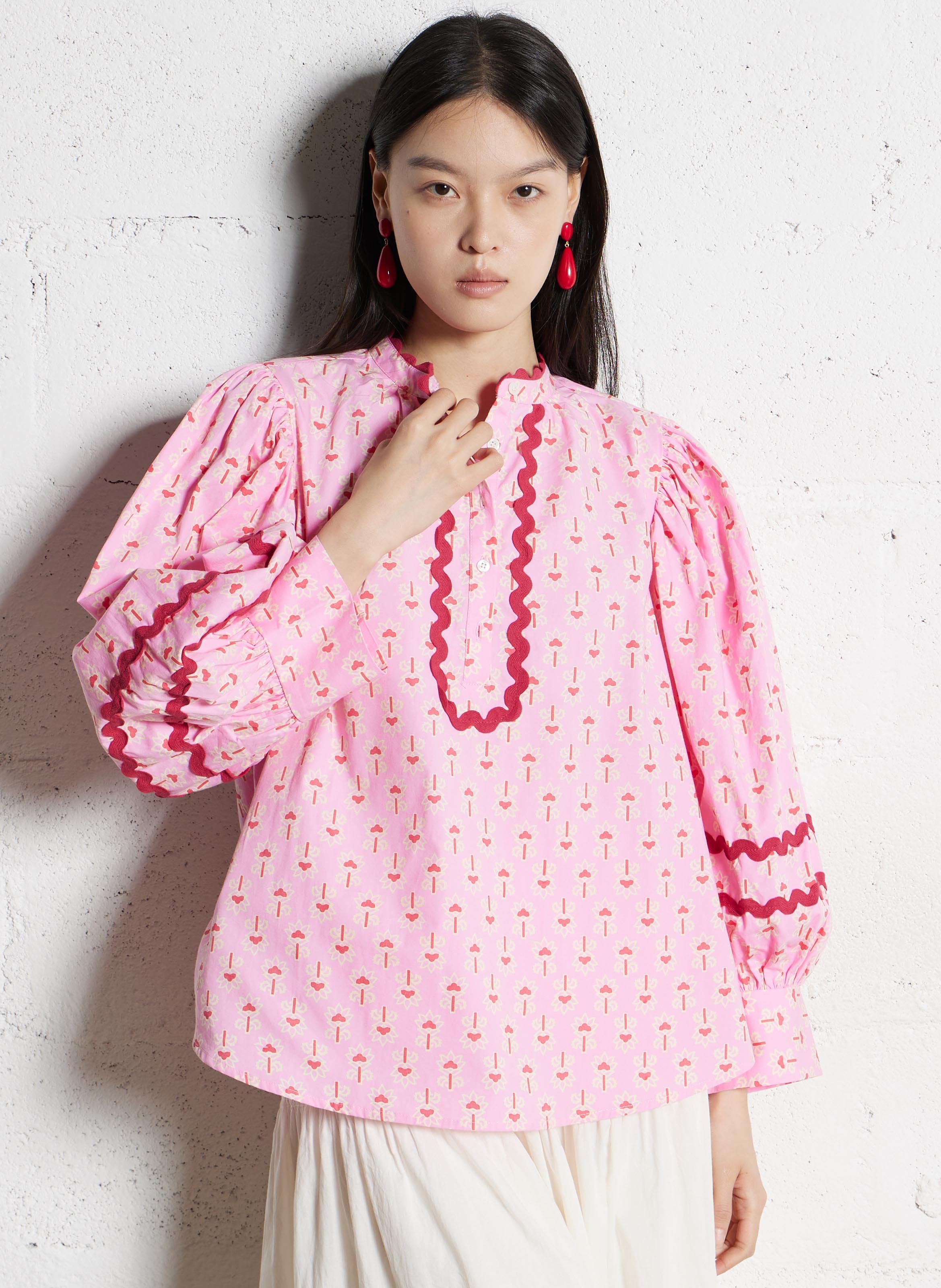 Wijde, katoenen blouse met maokraag ANTIK BATIK Roze