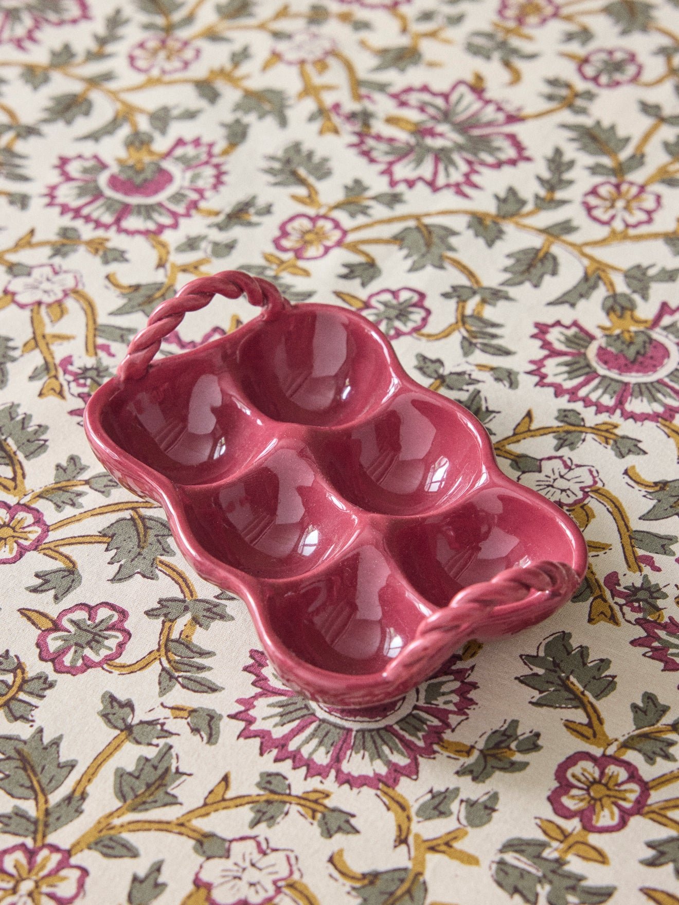 Ceramic egg holder CYRILLUS Red