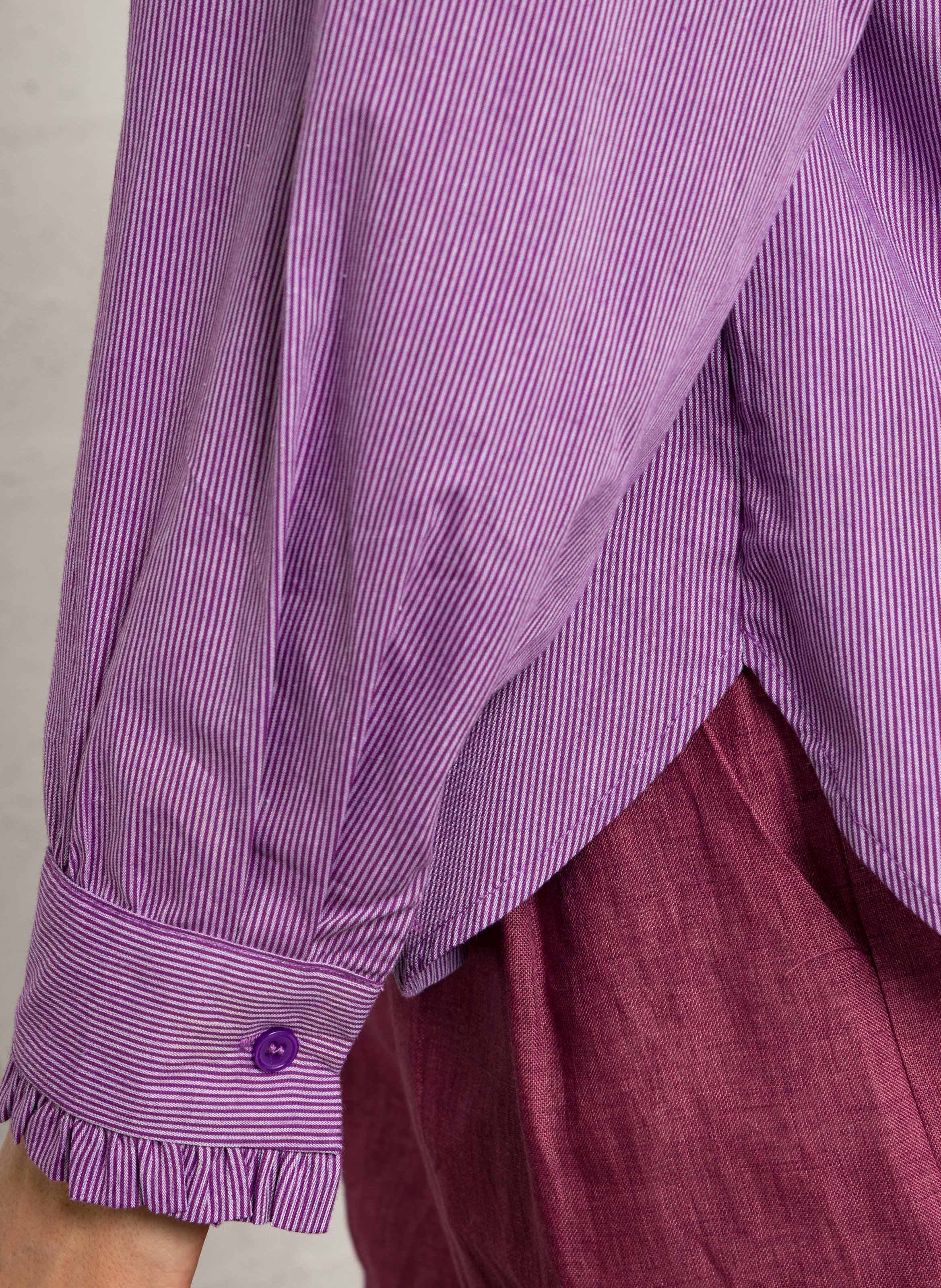 Weite Baumwollbluse mit viktorianischem Kragen SEE U SOON Violett