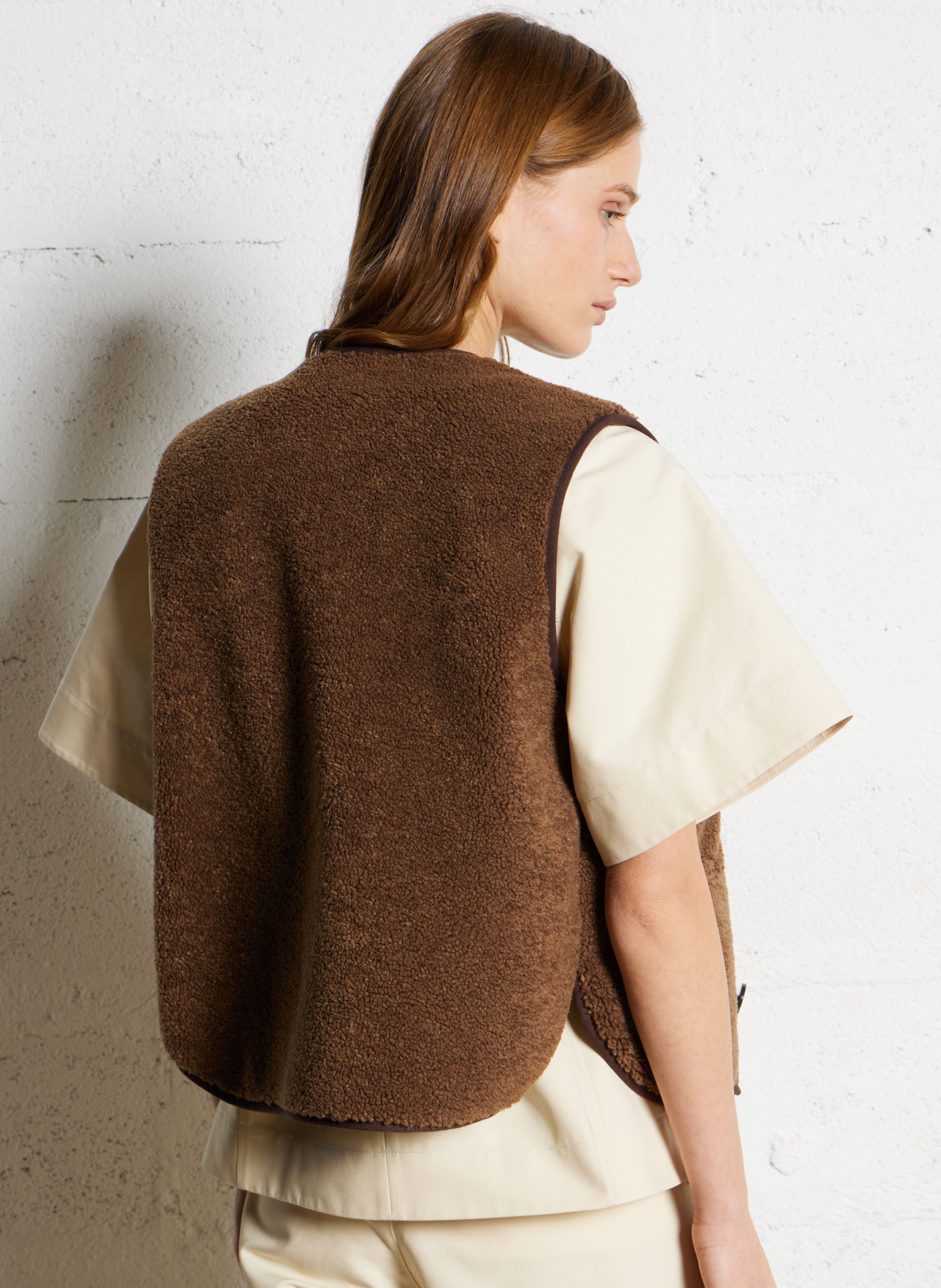 Gilet sans manches aspect mouton SOEUR Marron