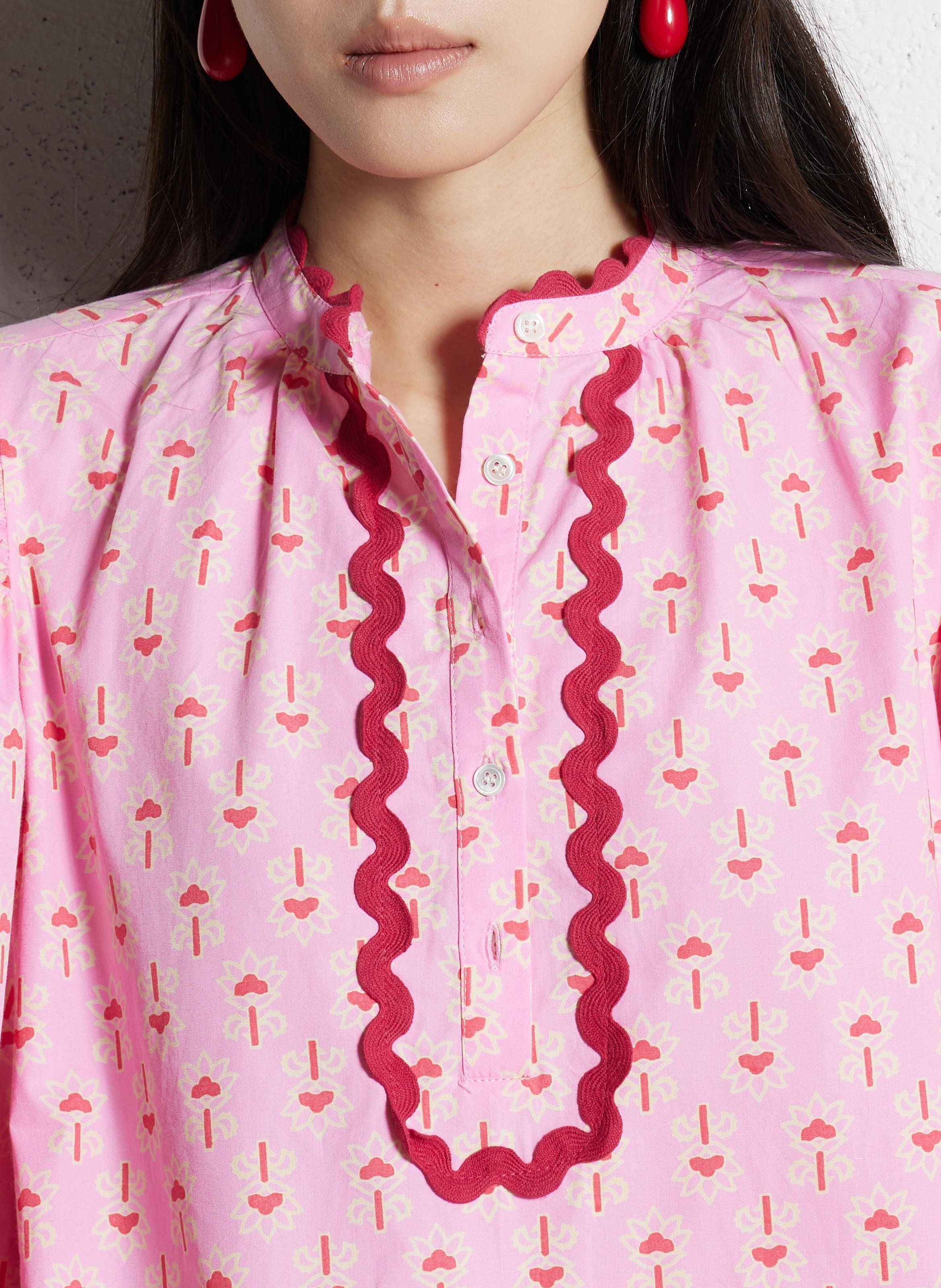 Wijde, katoenen blouse met maokraag ANTIK BATIK Roze