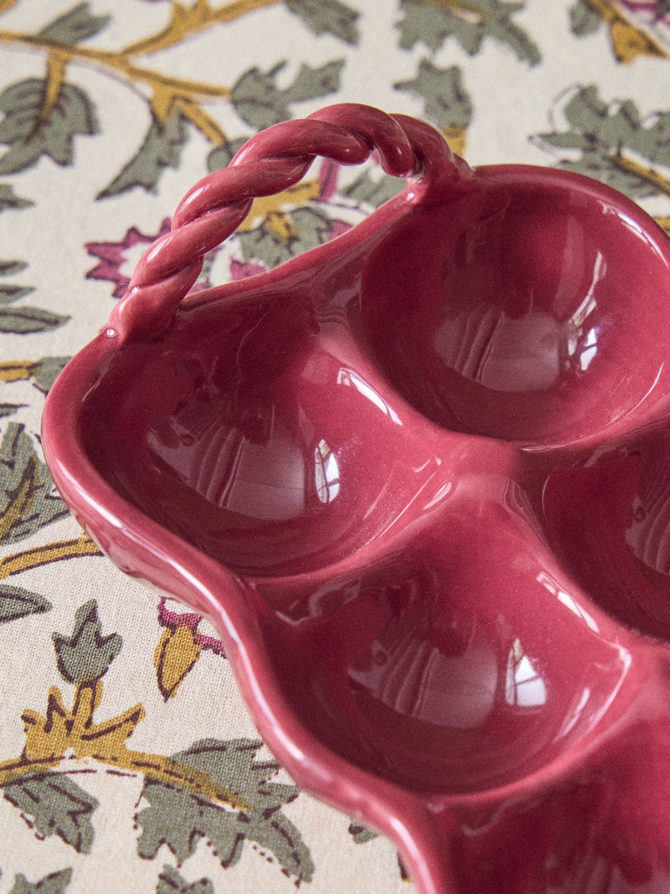 Ceramic egg holder CYRILLUS Red