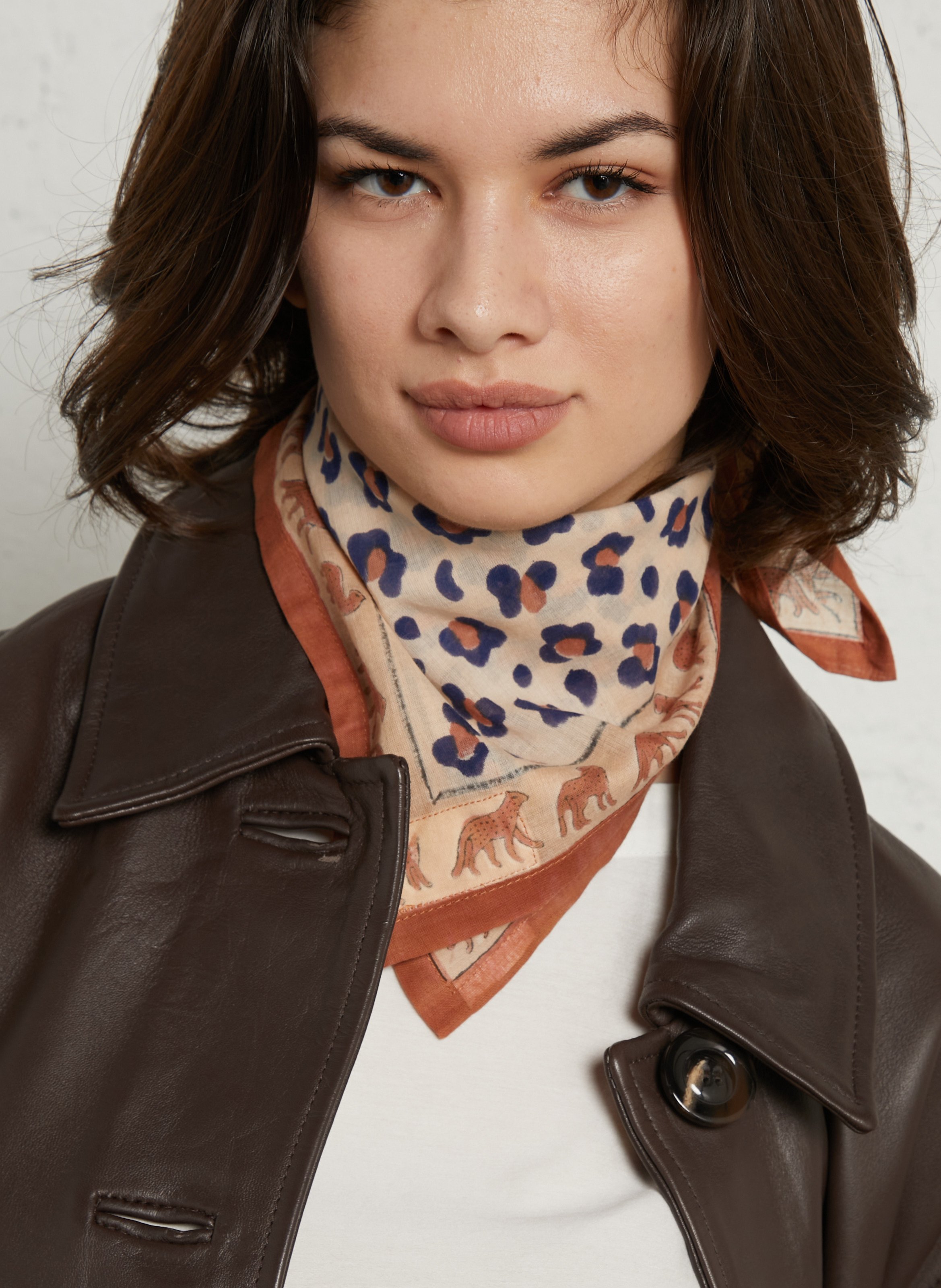 Carré imprimé léopard en coton APACHES COLLECTIONS Orange