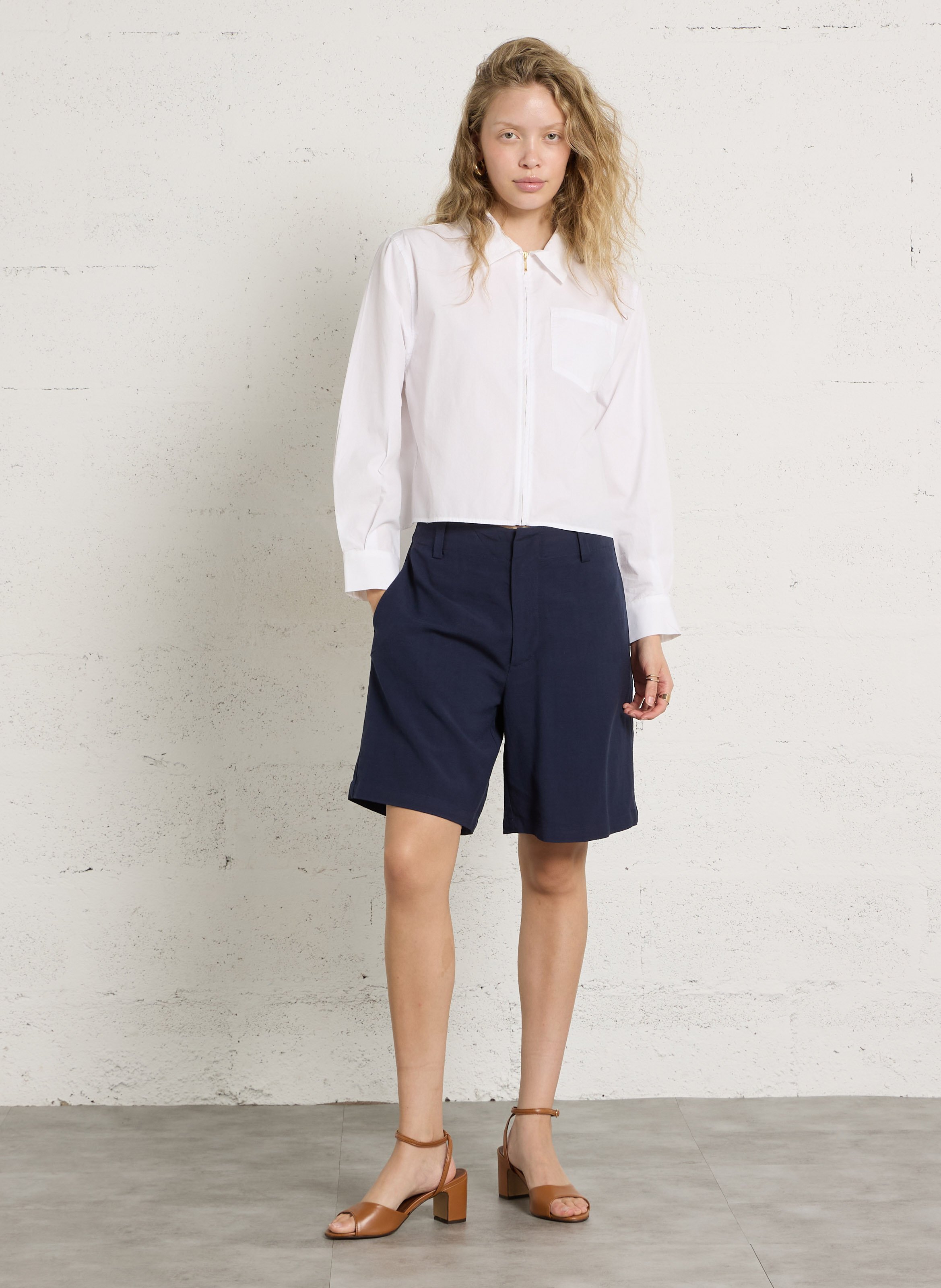 Gerad geschnittene Shorts BELLA JONES Blau