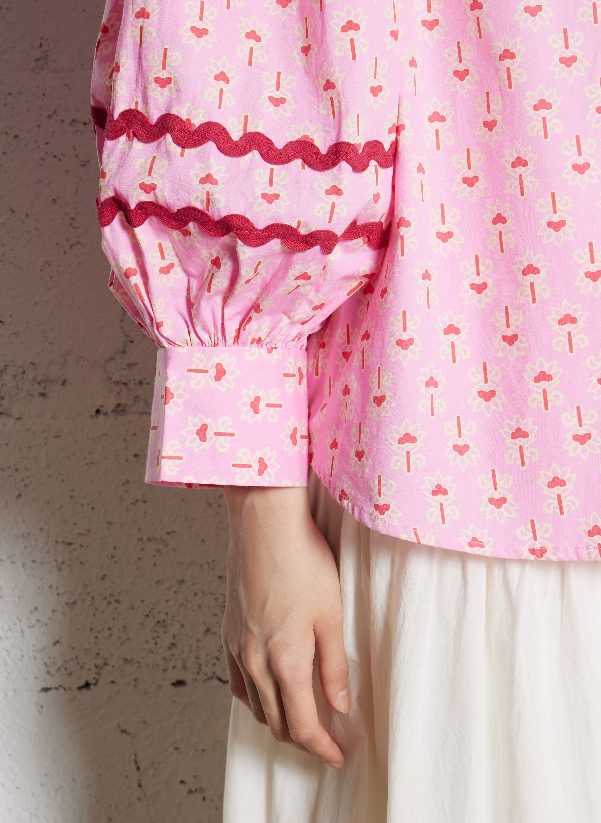 Wijde, katoenen blouse met maokraag ANTIK BATIK Roze