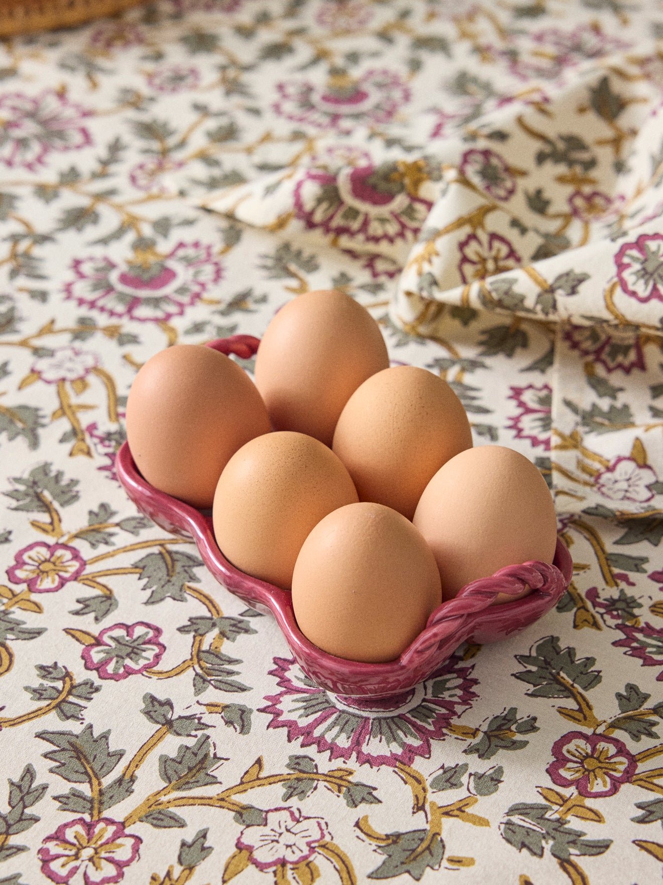 Ceramic egg holder CYRILLUS Red