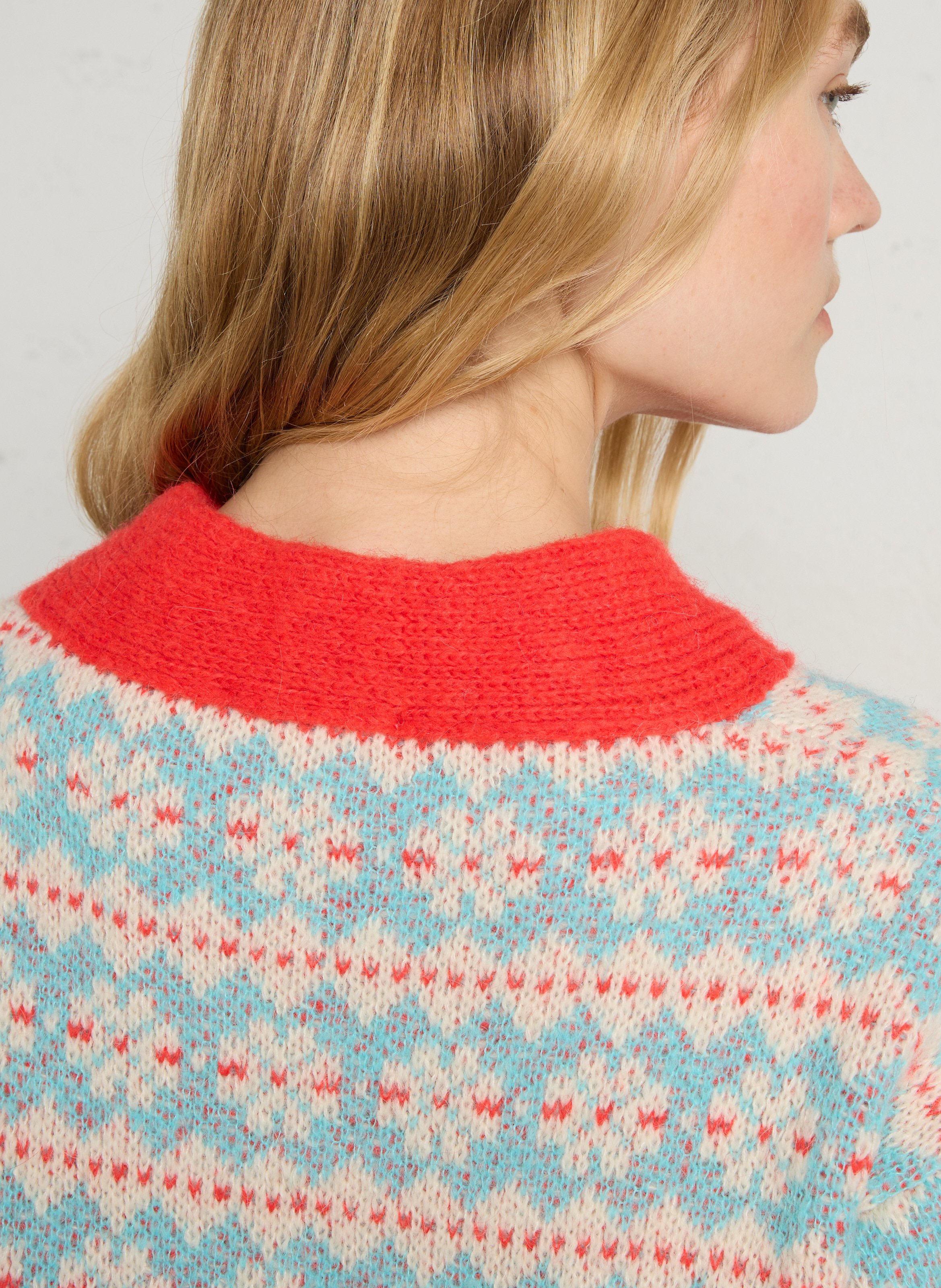 Gerader Pullover mit Lavallière-Kragen aus bedrucktem Strick DR BLOOM Rot