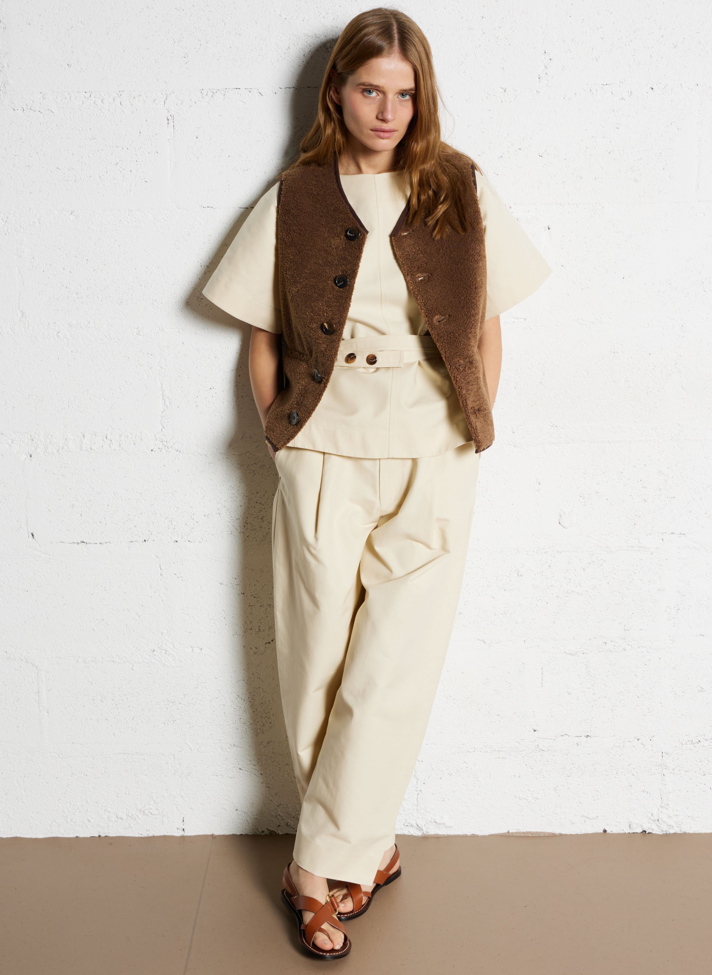 Gilet sans manches aspect mouton SOEUR Marron