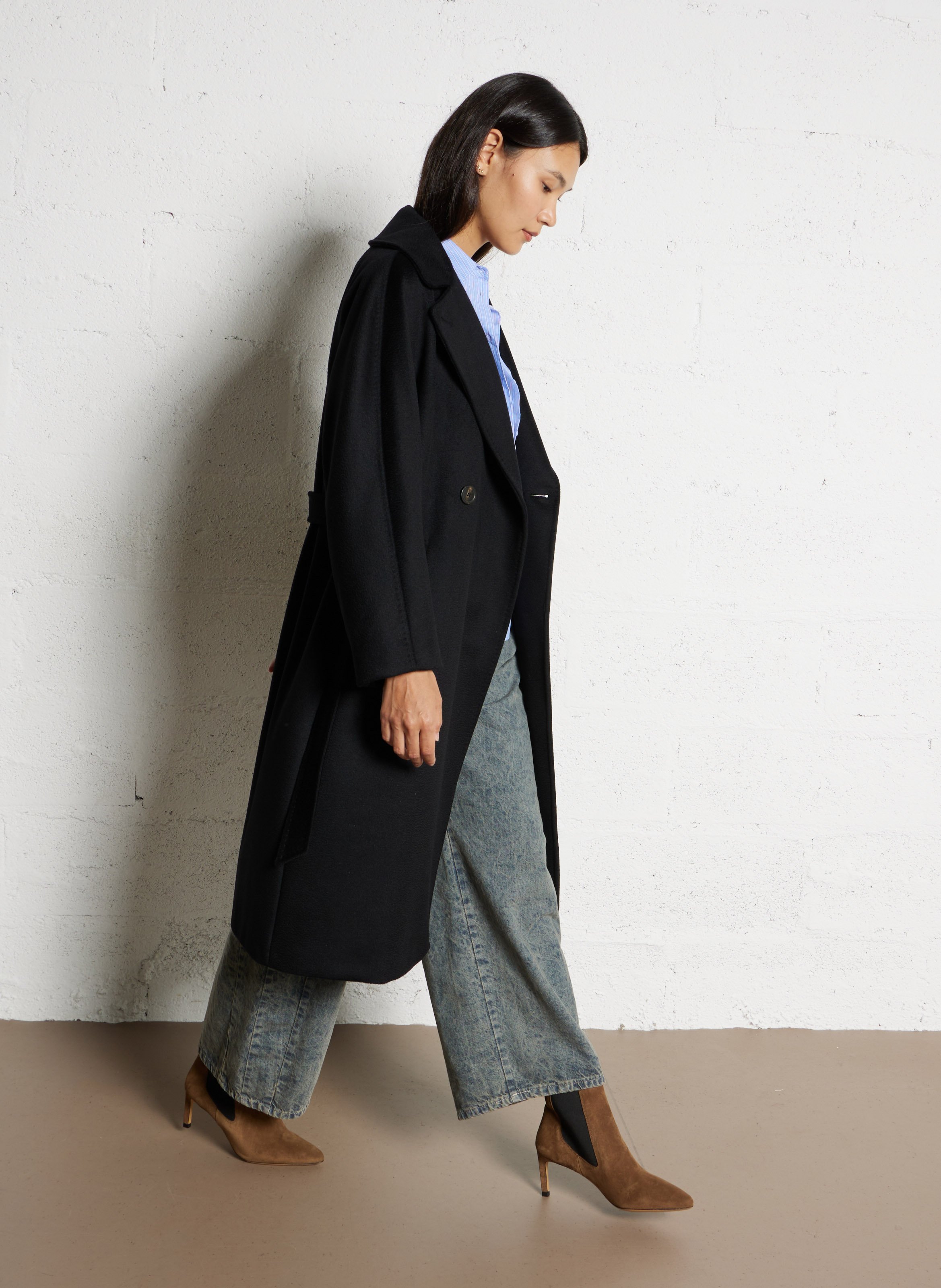 Coat with tailored collar Black