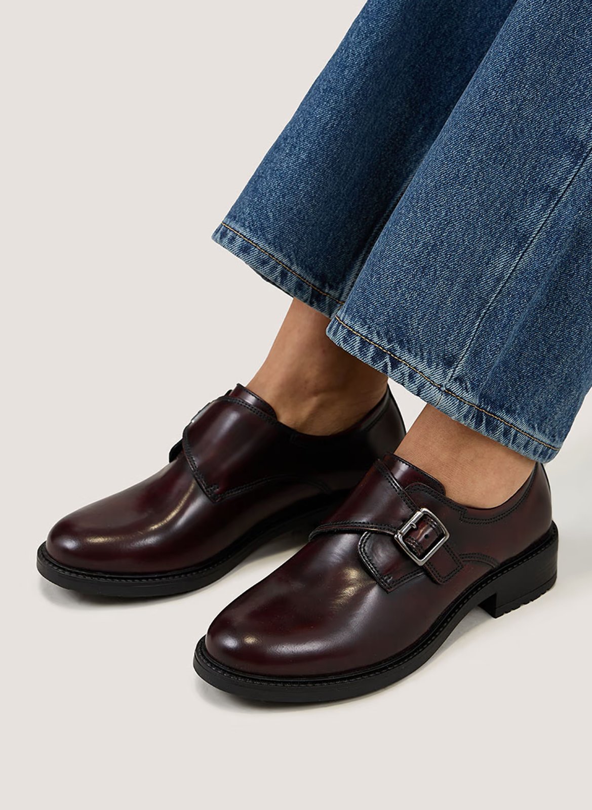 Derby's van leer JONAK Rood