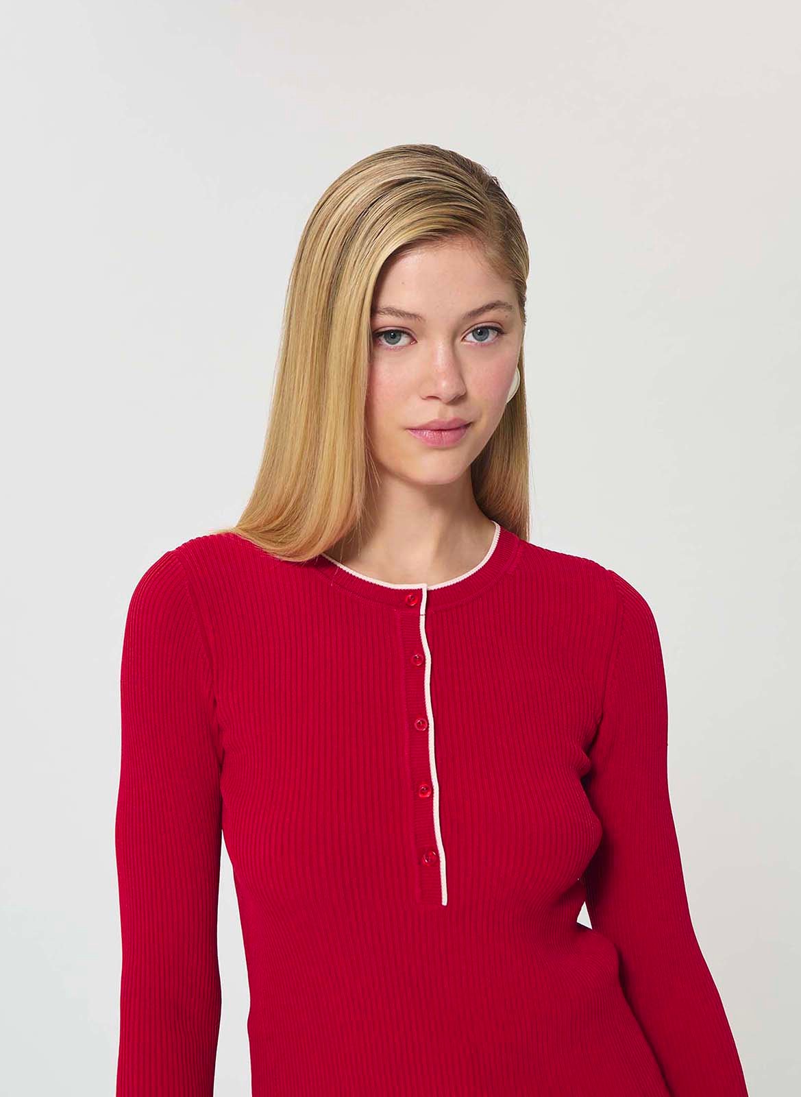 Nauwsluitende gebreide trui met ronde hals TARA JARMON Rood