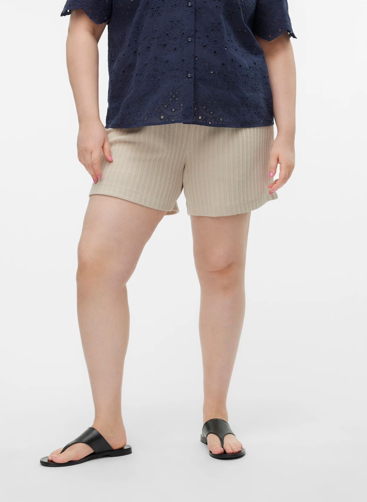 Hohe Taille gerippte Shorts VERO MODA CURVE Beige