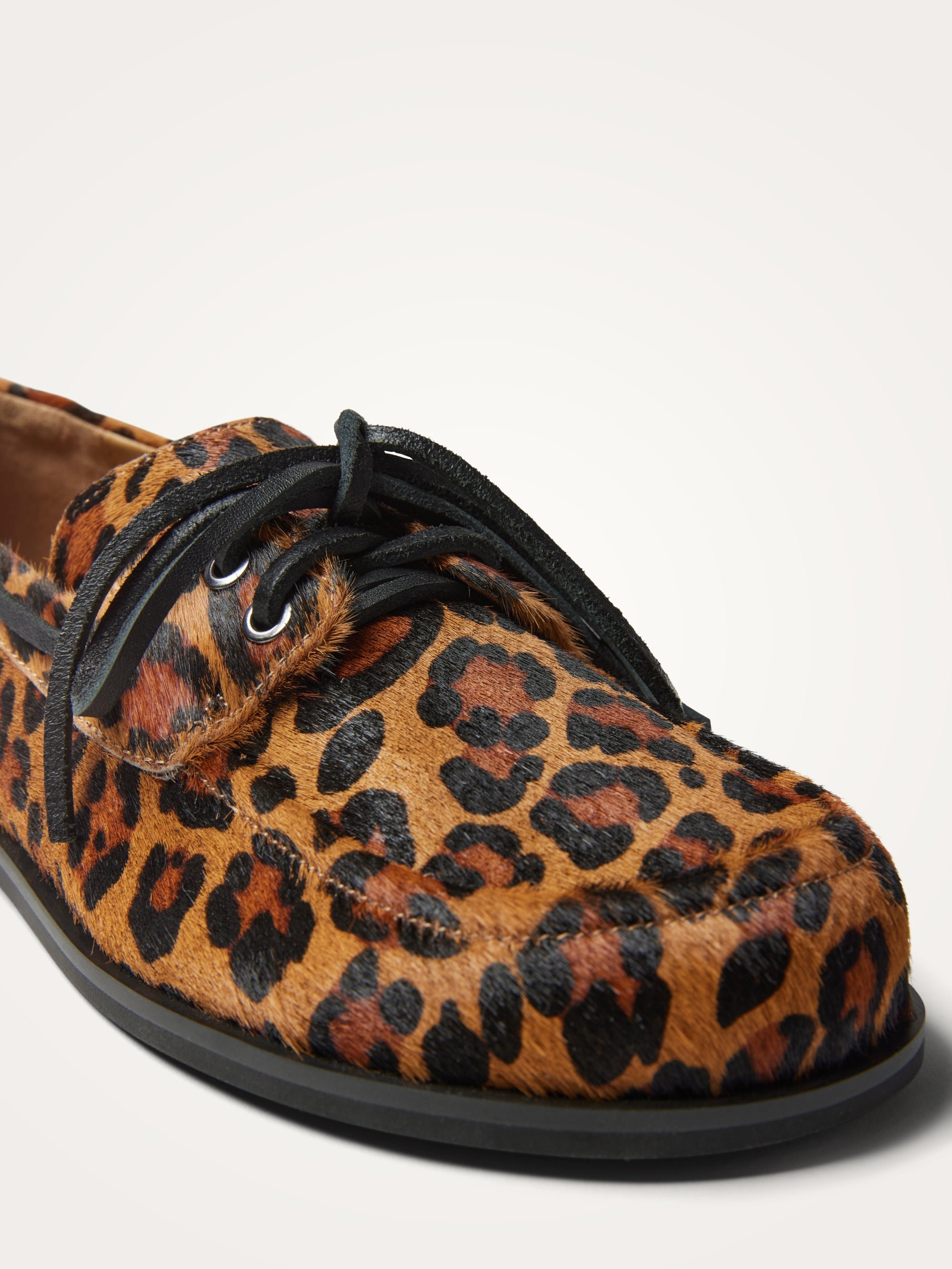 Boat loafers with flat heel and round toe | Orange VANESSA WU Women