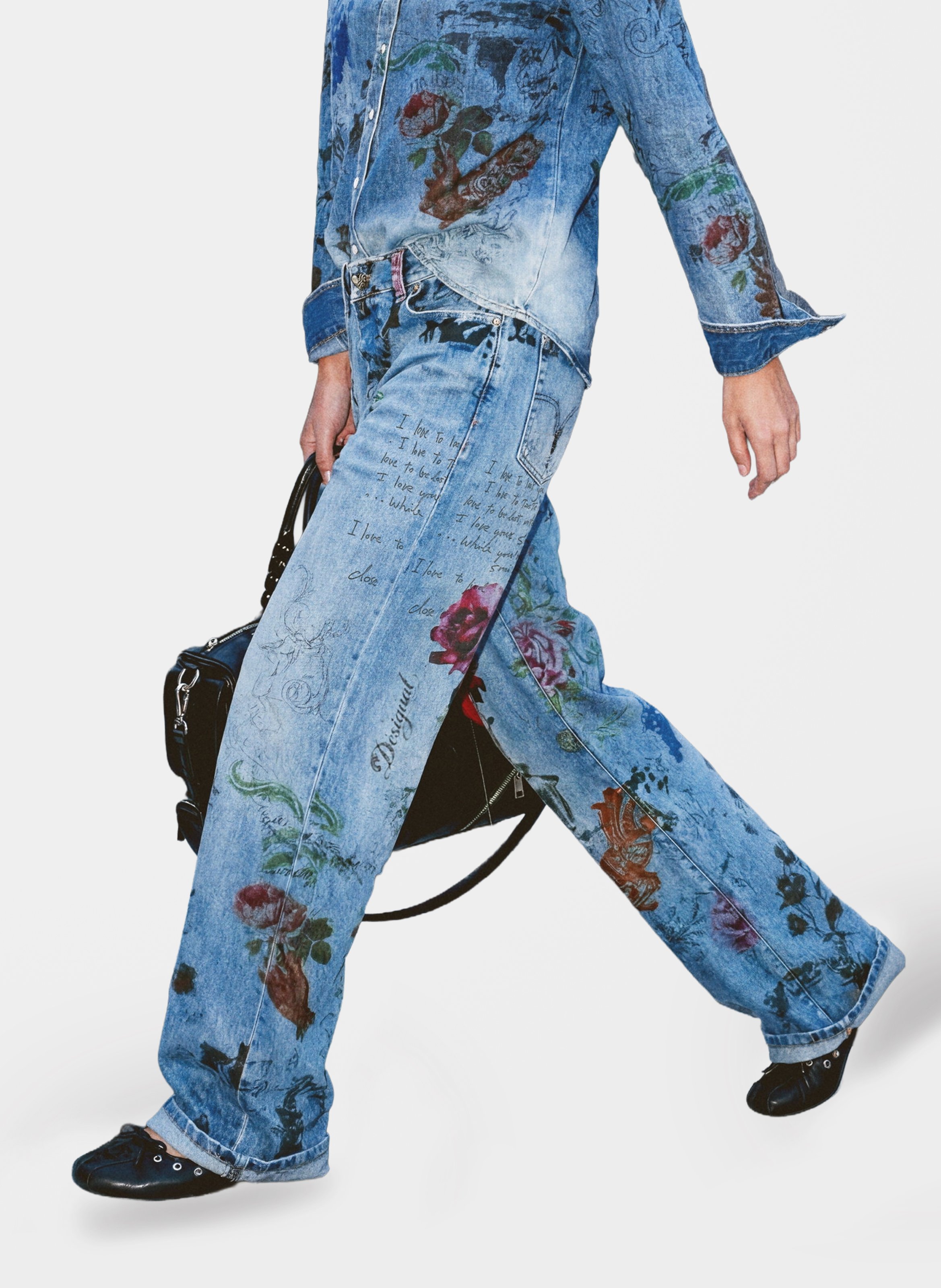Bedruckte weite Jeans DESIGUAL Blau