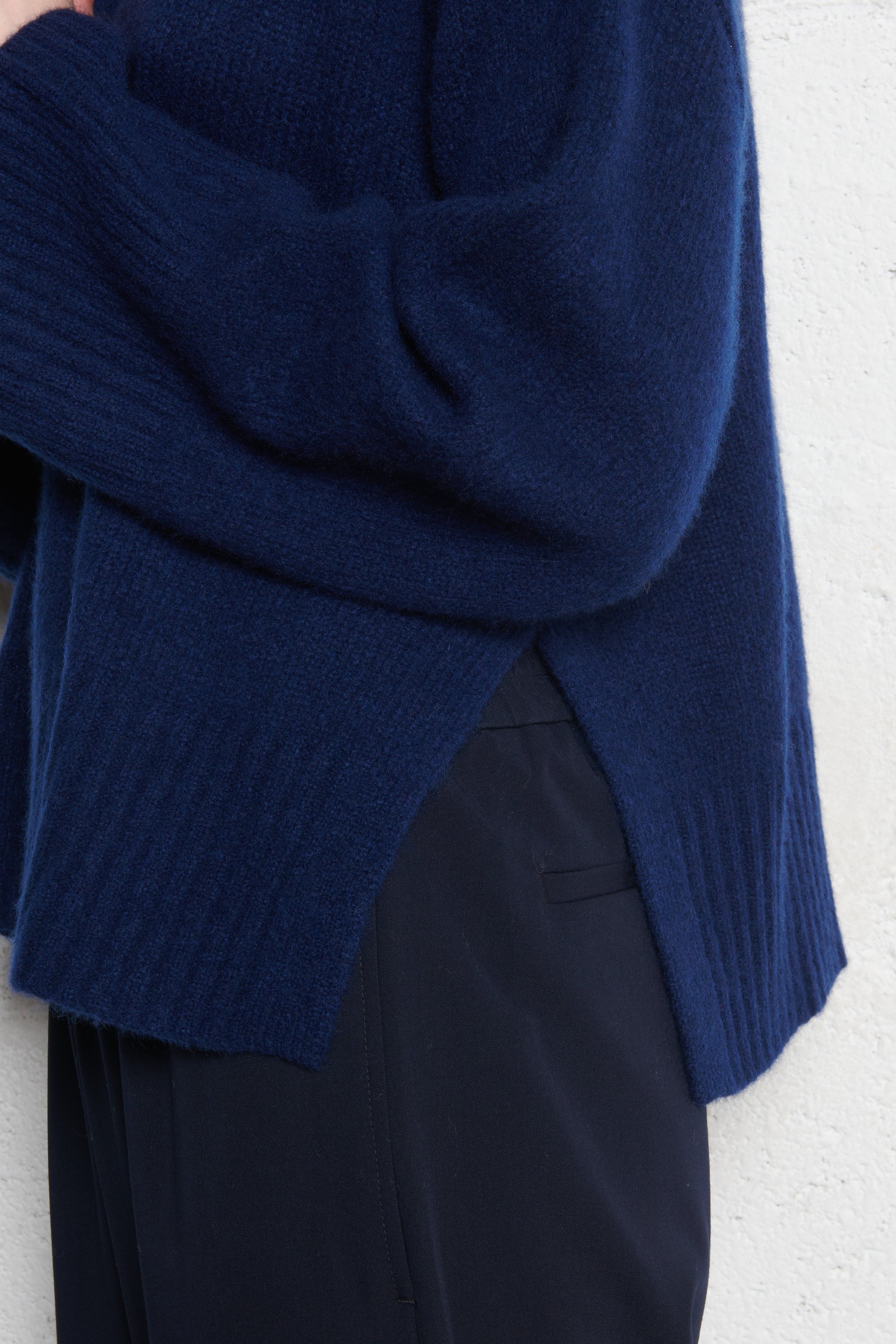 Ruime ronde hals trui van kasjmier en zijde RUE DE TOKYO Blauw