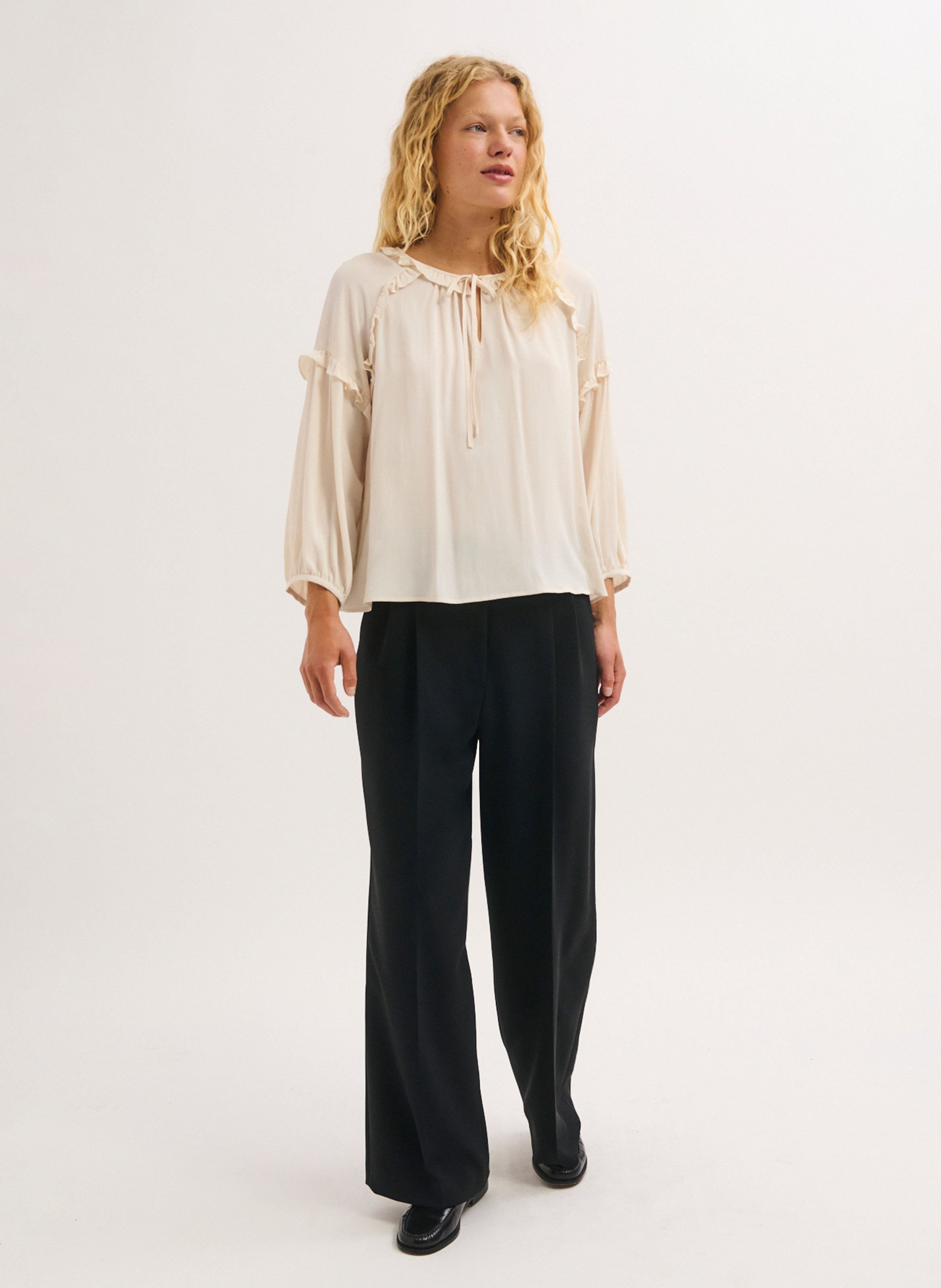 Ruimvallende blouse met ronde hals PABLO Beige