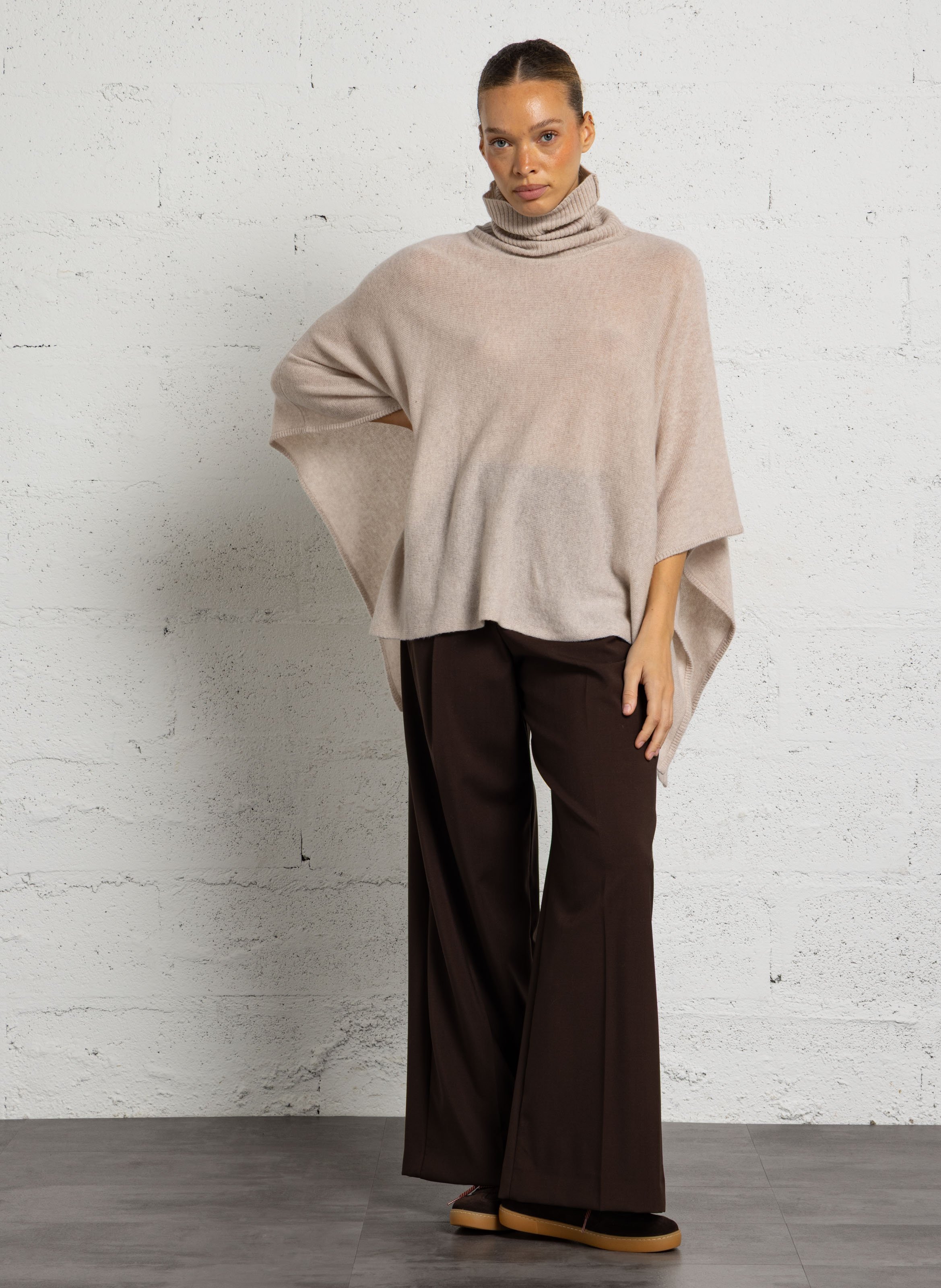 Poncho col roulé en cachemire BERENICE Beige