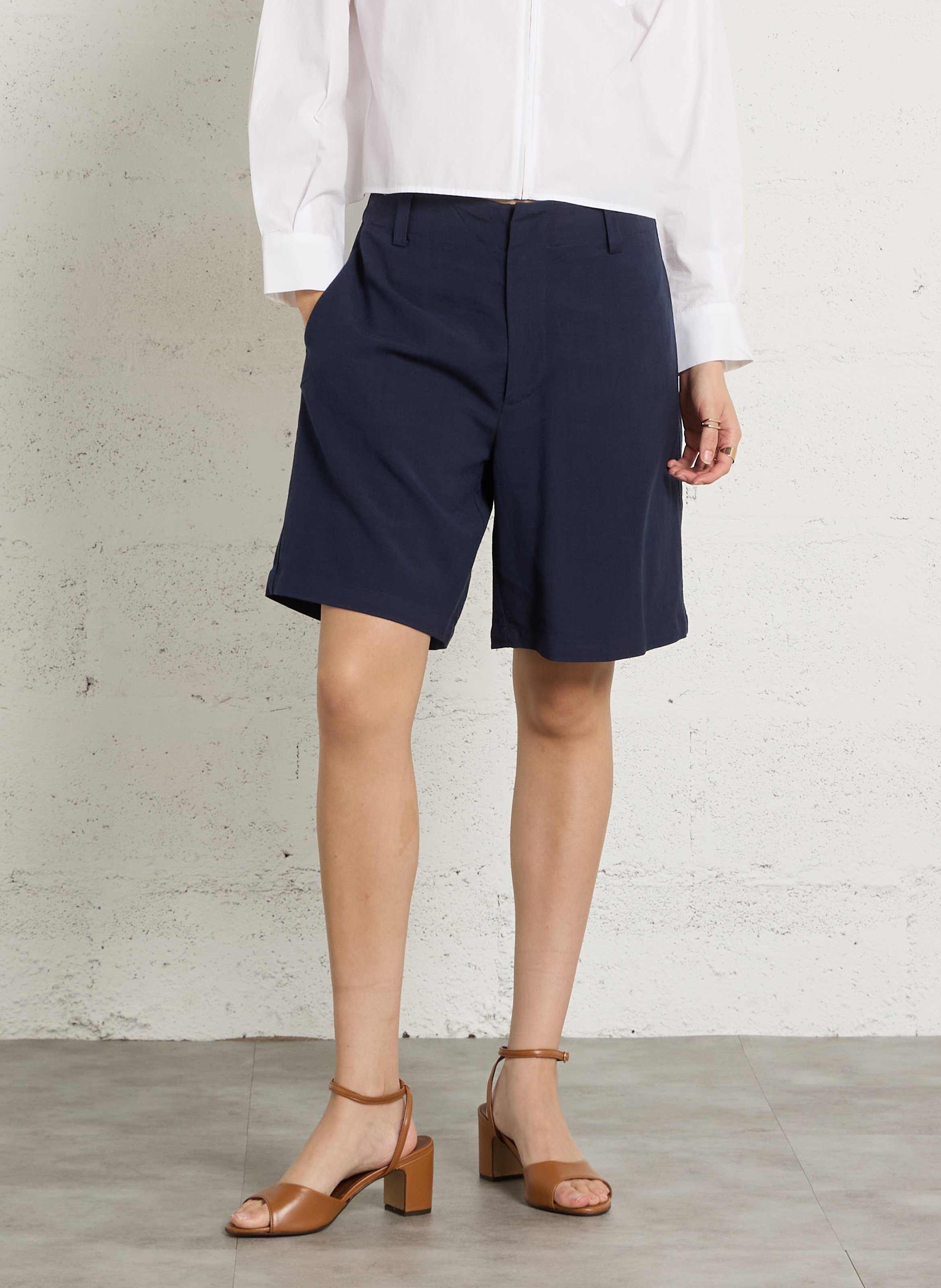 Gerad geschnittene Shorts BELLA JONES Blau