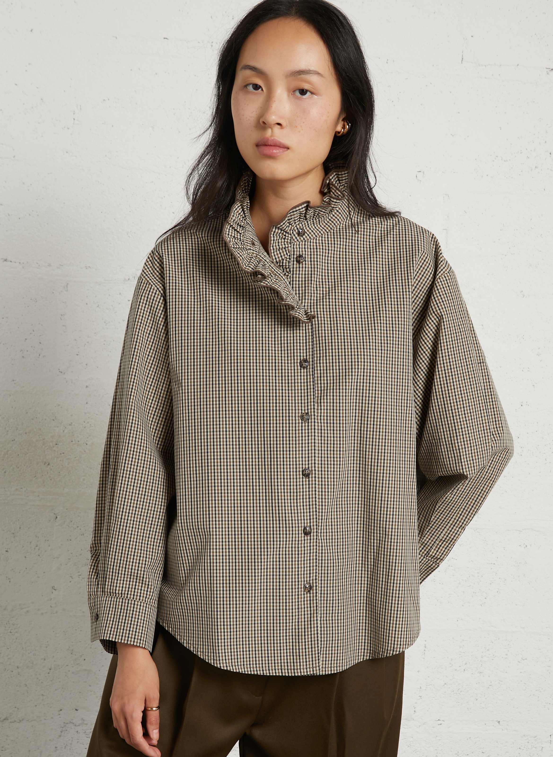 Ruime blouse met Victoriaanse kraag van biologisch katoen SUZIE WINKLE Bruin