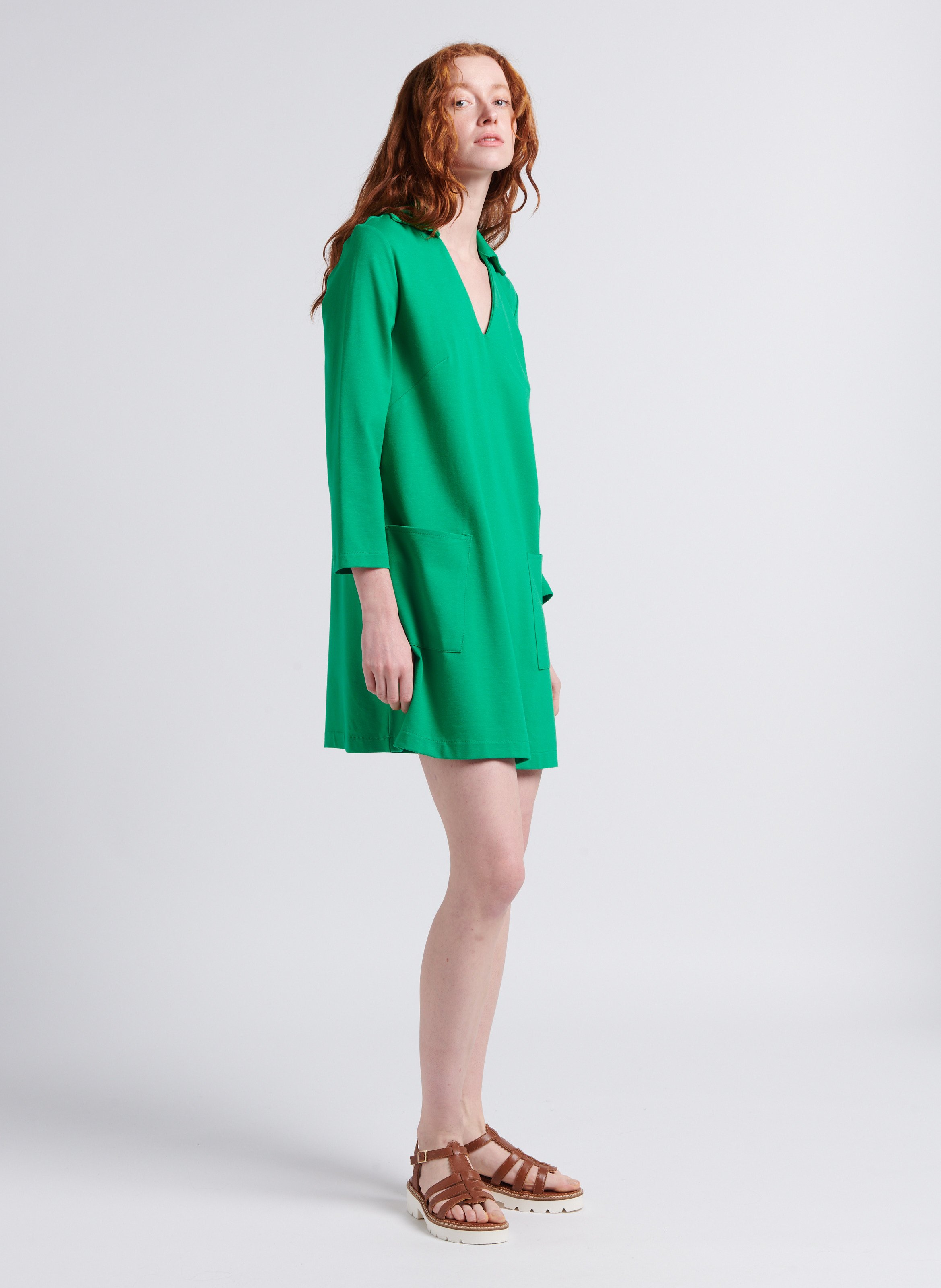 Short straight V-neck dress with 3/4 sleeves IMPERIAL Green