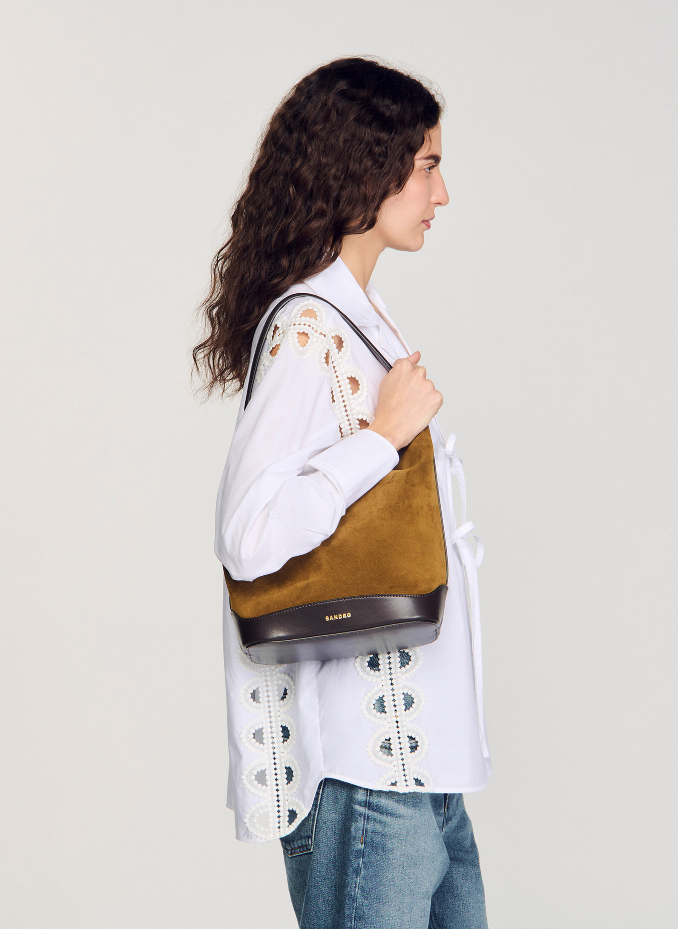 Sac seau bandoulière en cuir velours SANDRO Beige