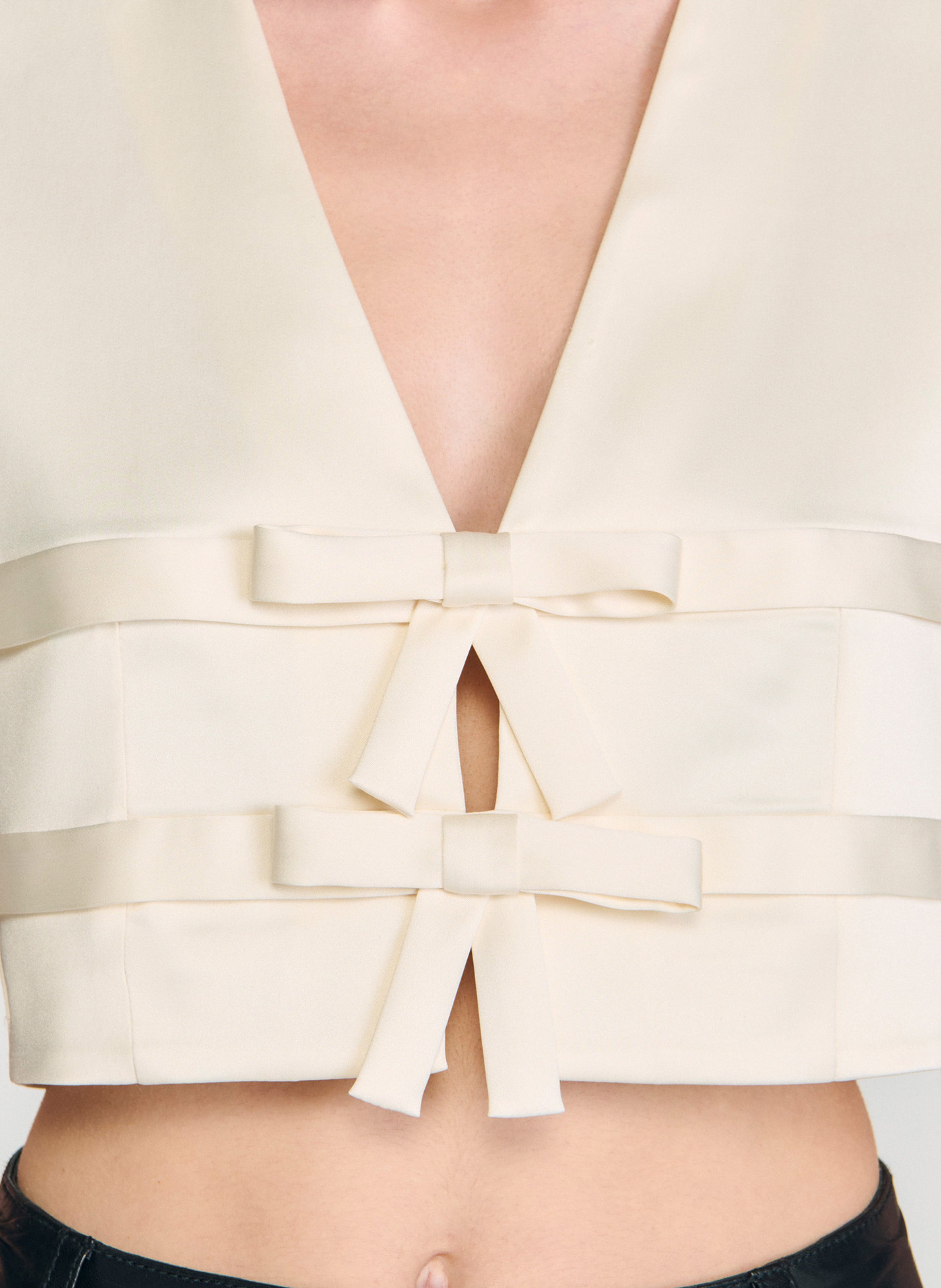 Mouwloze satijnen top met strikken SANDRO Wit