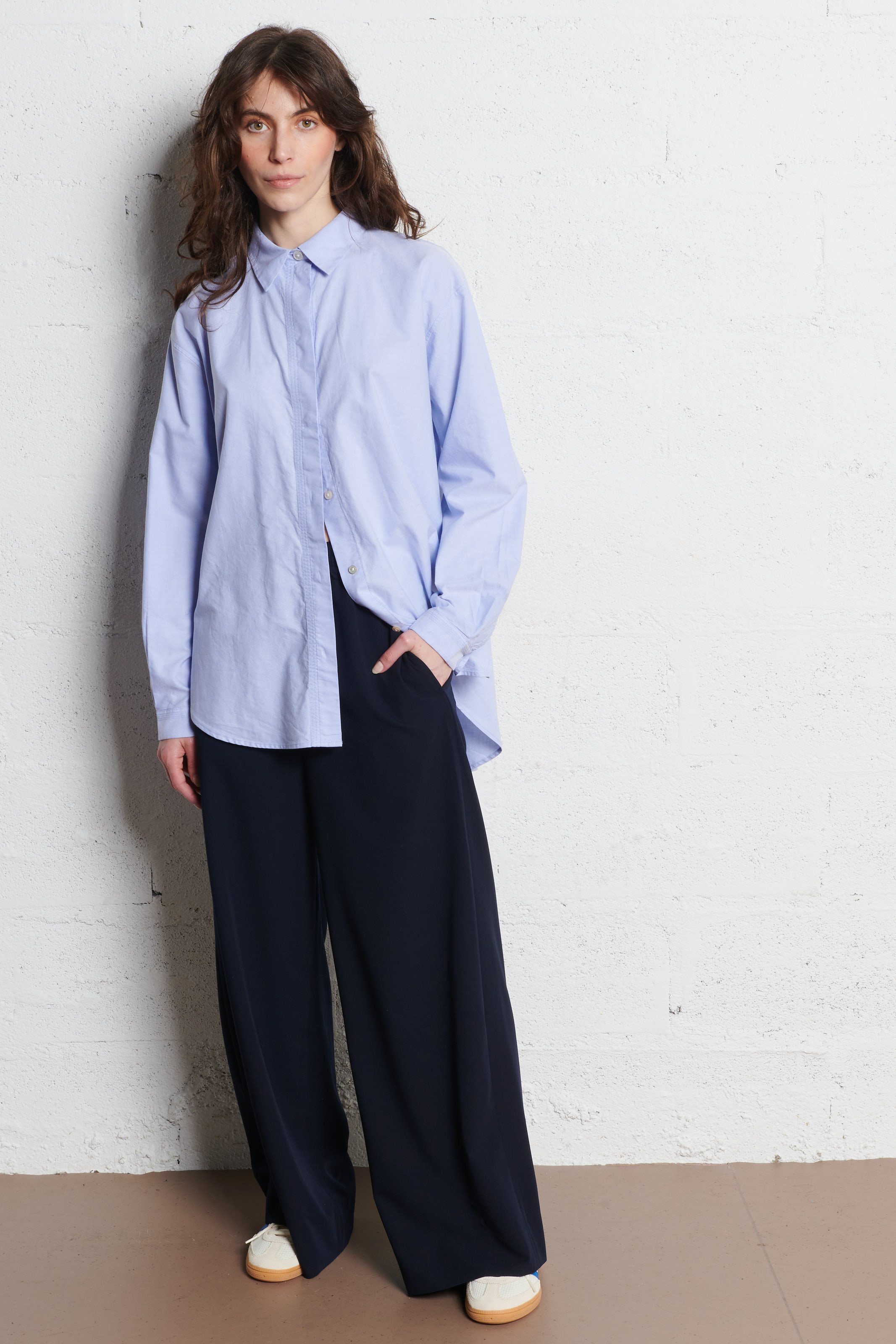 Oversized, katoenen blouse met klassieke kraag RUE DE TOKYO Blauw