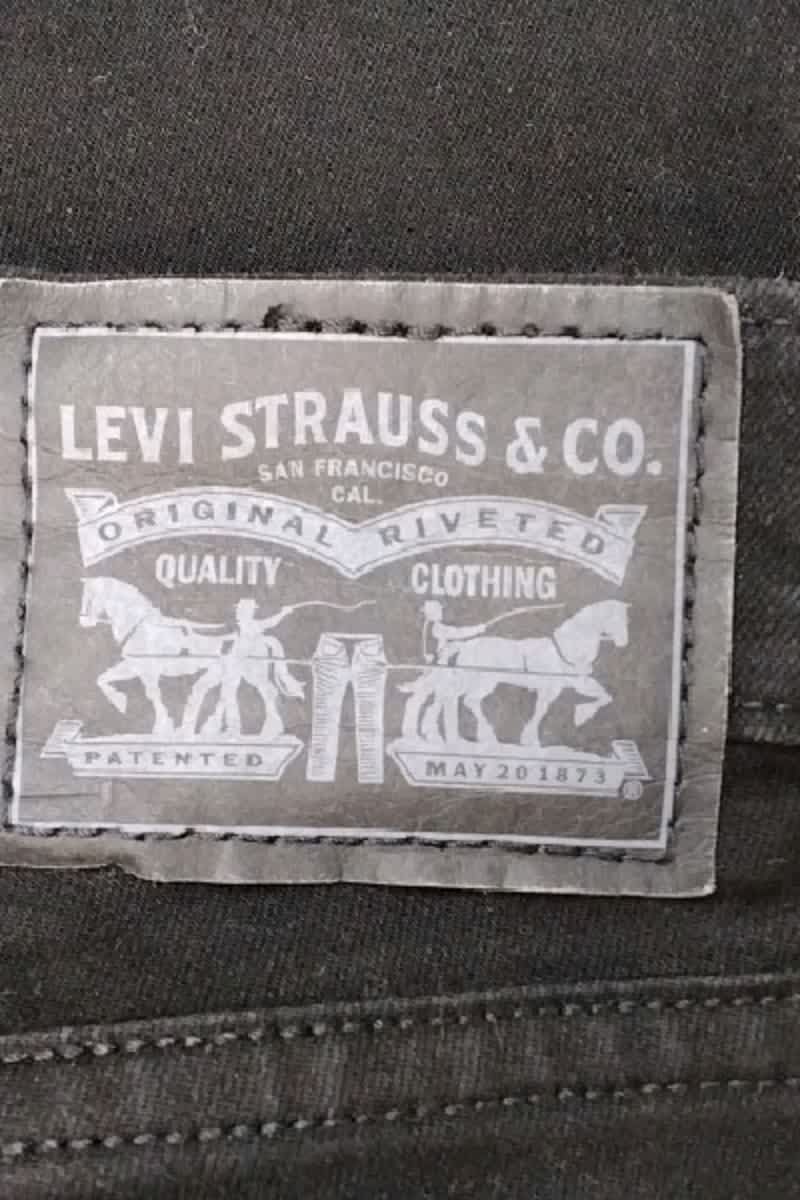 - Straight-leg jeans
- 5 pockets
- Straight cut
- Faded effect LEVI'S - Seconde main Black