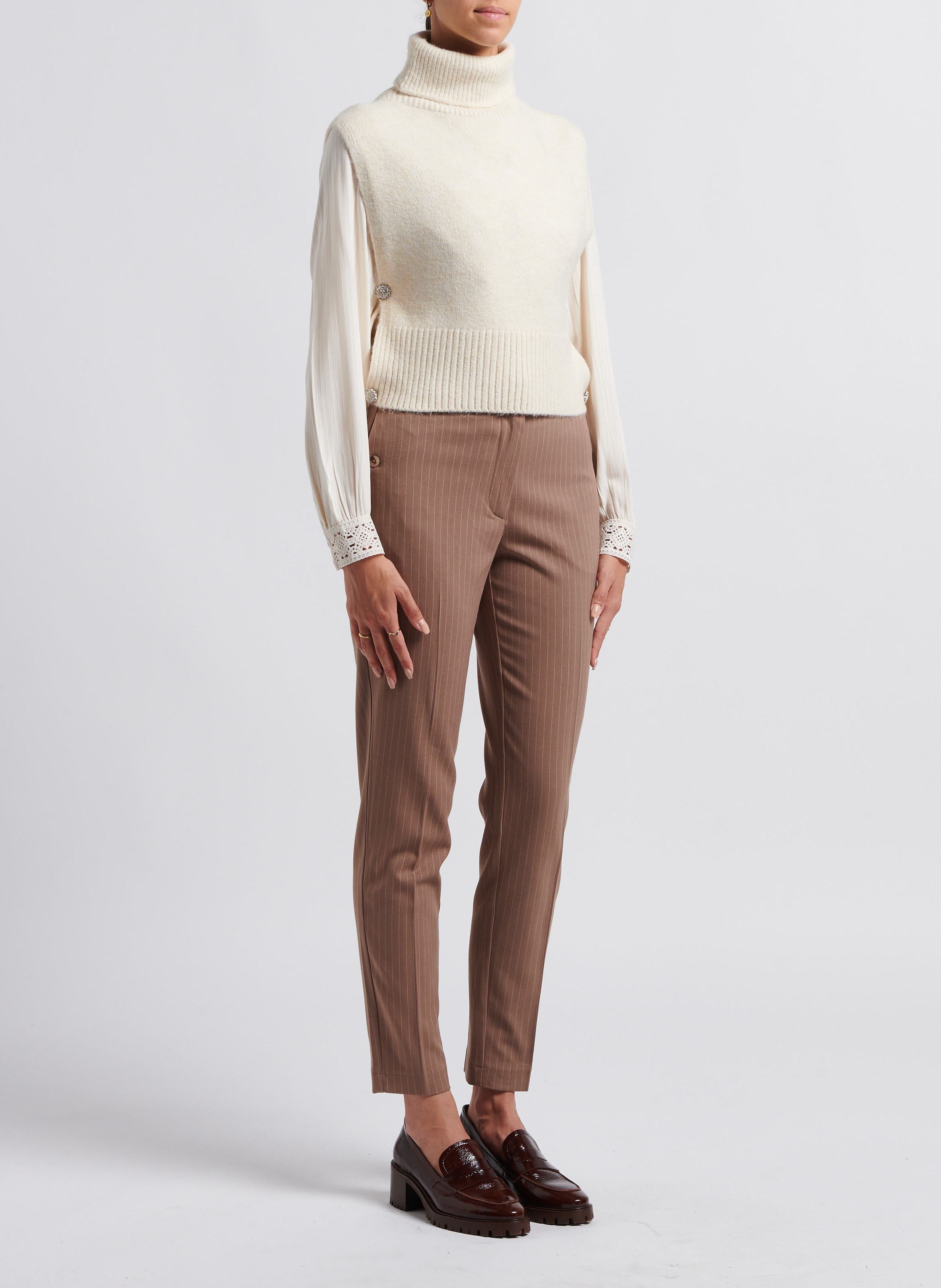 Pantalon taille haute fuselé VILA Marron