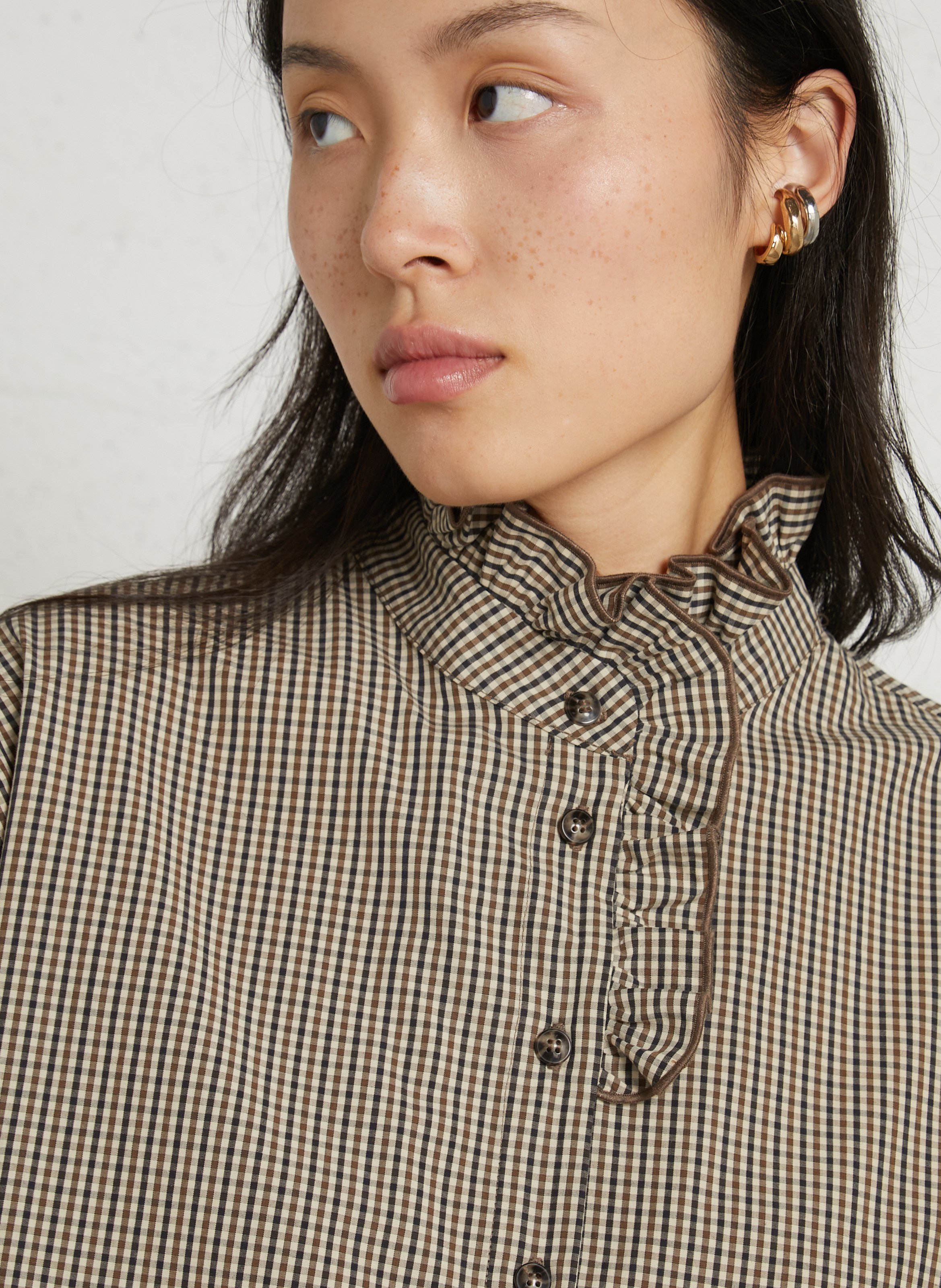Ruime blouse met Victoriaanse kraag van biologisch katoen SUZIE WINKLE Bruin