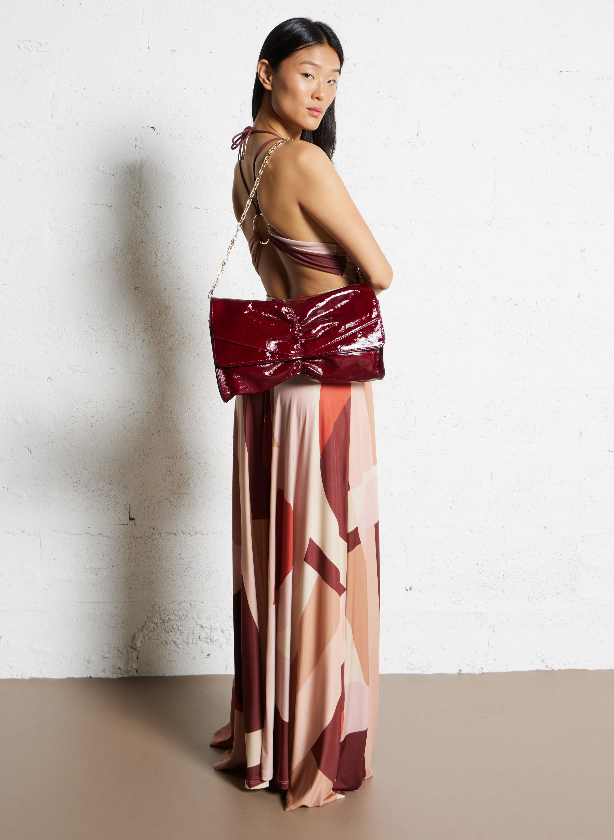 Pochette nœud vernie en cuir BA&SH Rouge