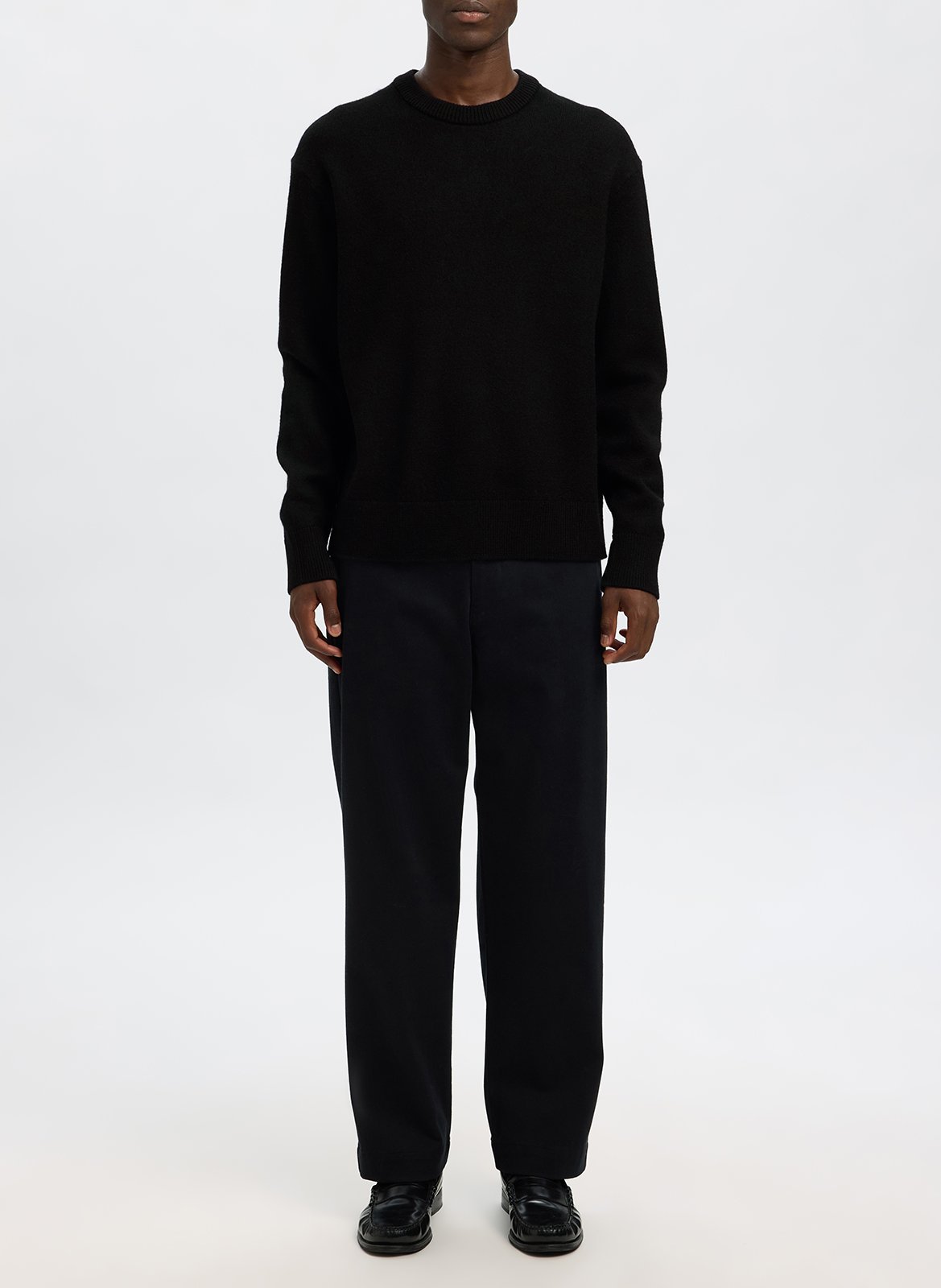 Pull droit à col rond uni en laine SELECTED Noir