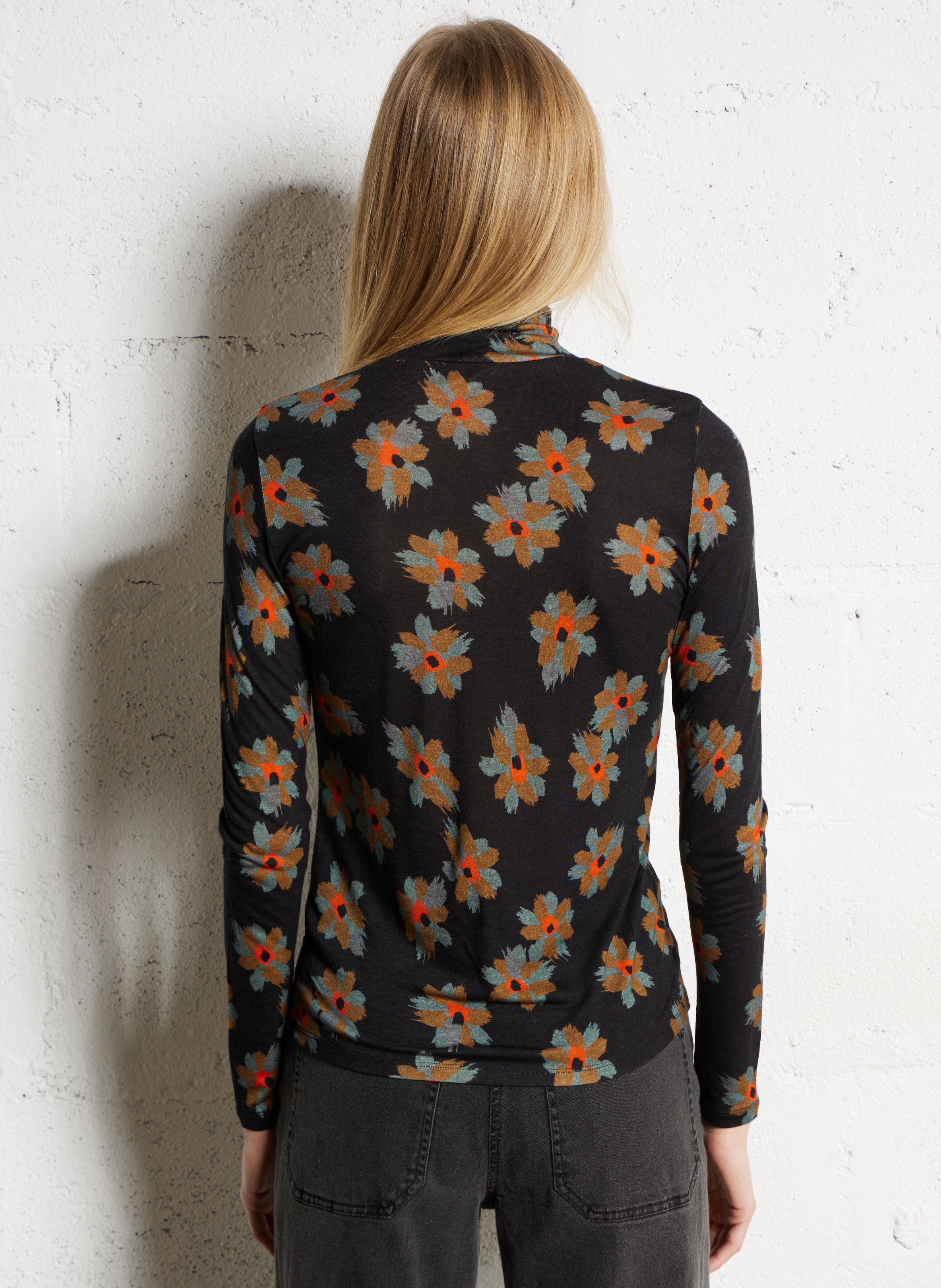 Printed straight fit turtleneck NICE THINGS Black