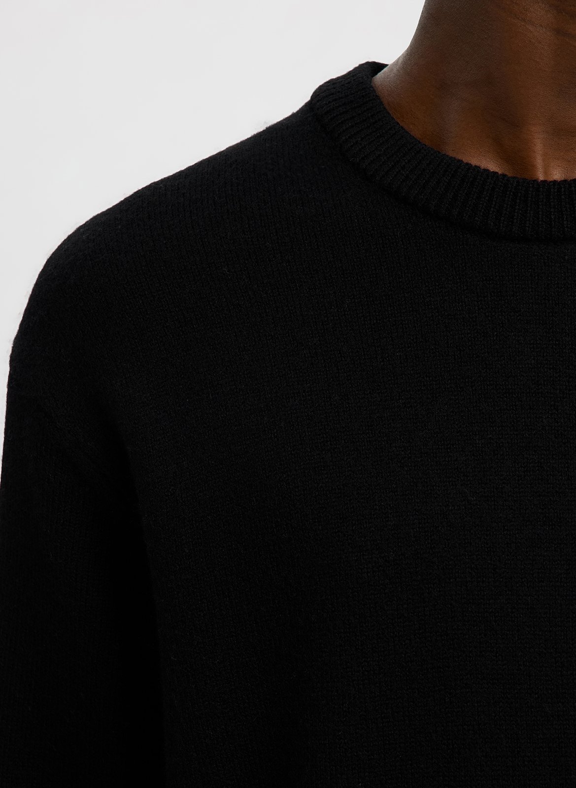 Pull droit à col rond uni en laine SELECTED Noir