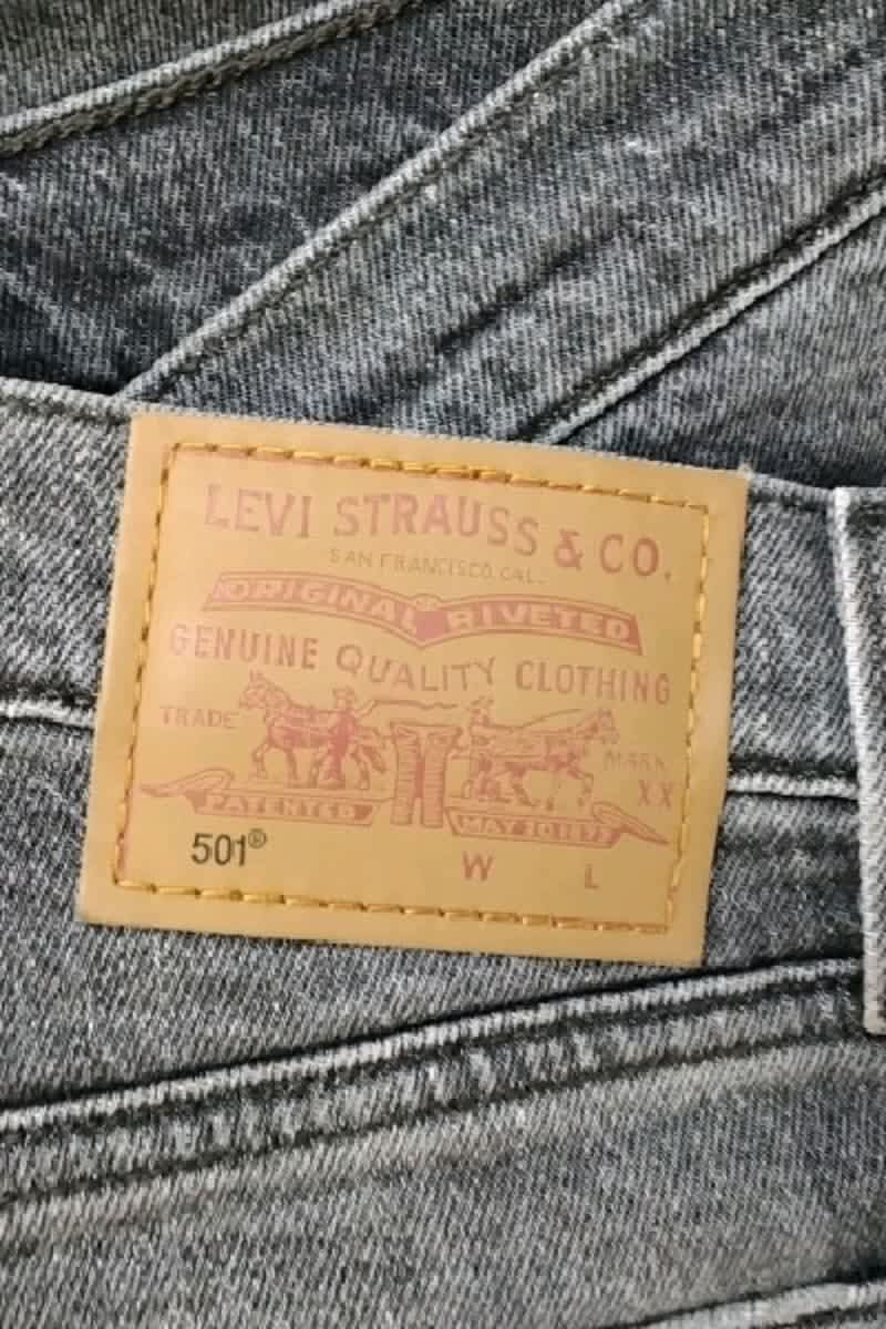 - Straight-leg jeans
- 5 pockets
- Straight cut
- Faded effect LEVI'S - Seconde main Grey