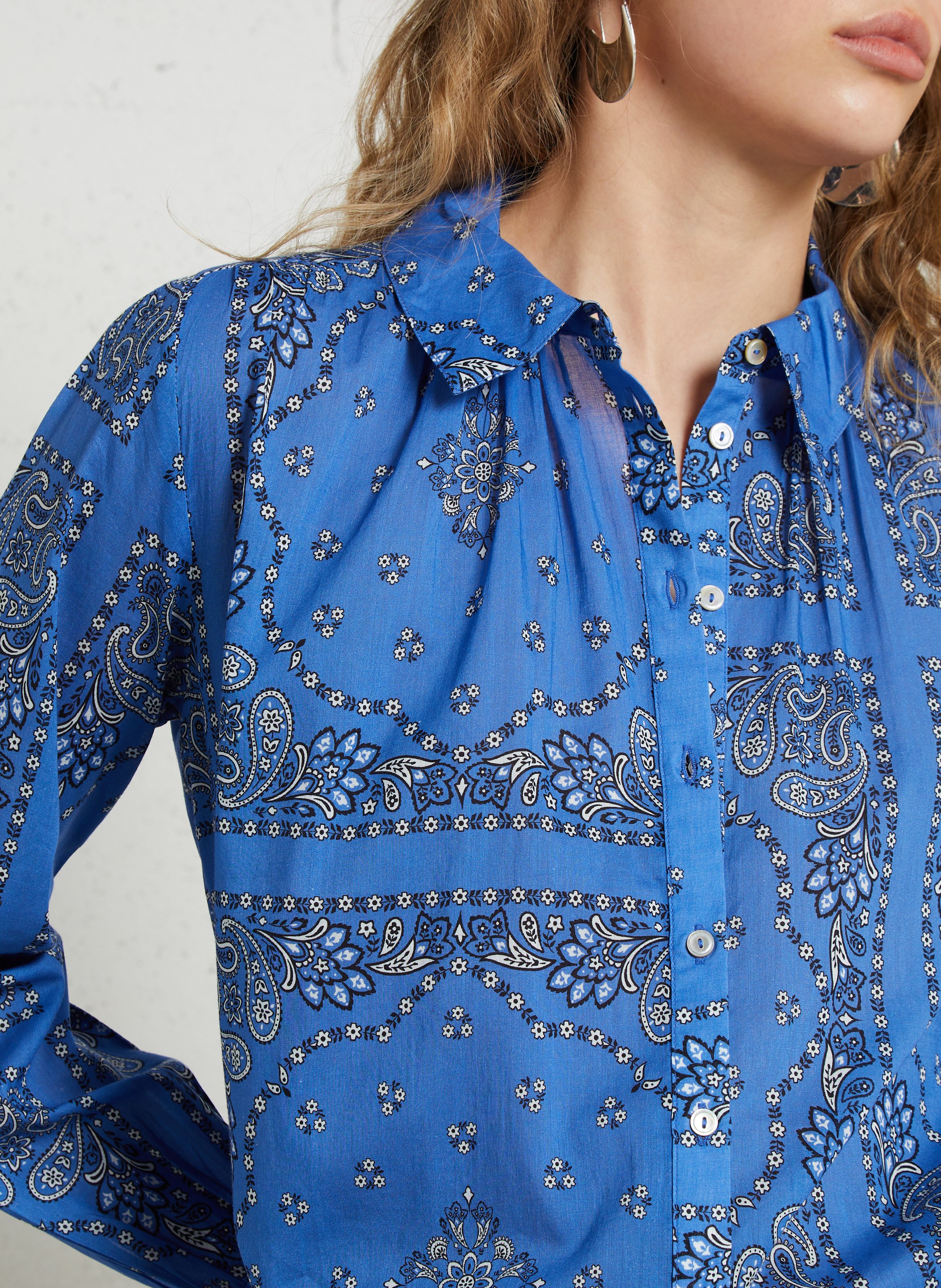 Loose-fitting shirt with classic collar and cashmere print in cotton MAISON 123 Plums