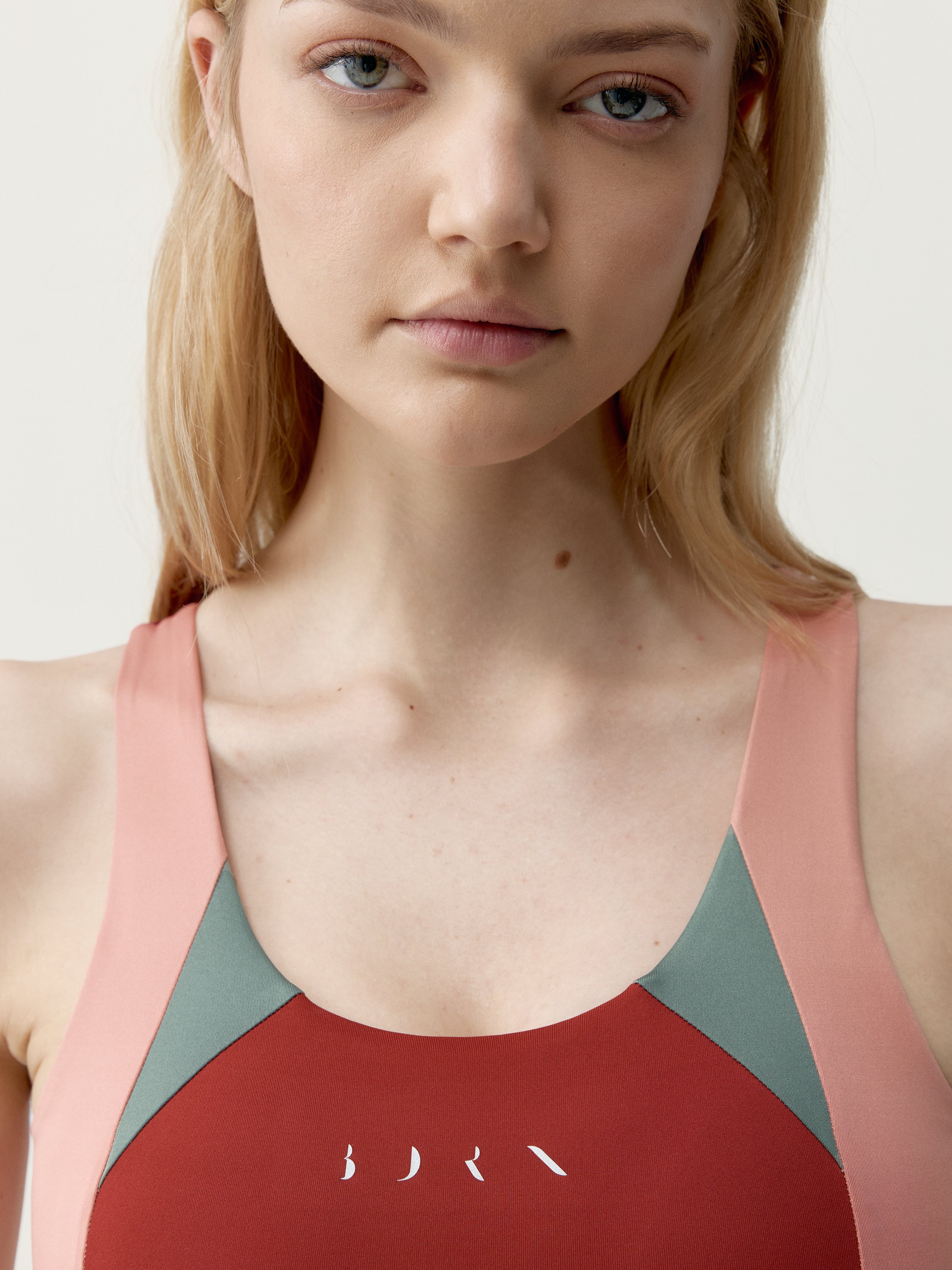 Brassière de sport performance fixation haute darana BORN Orange