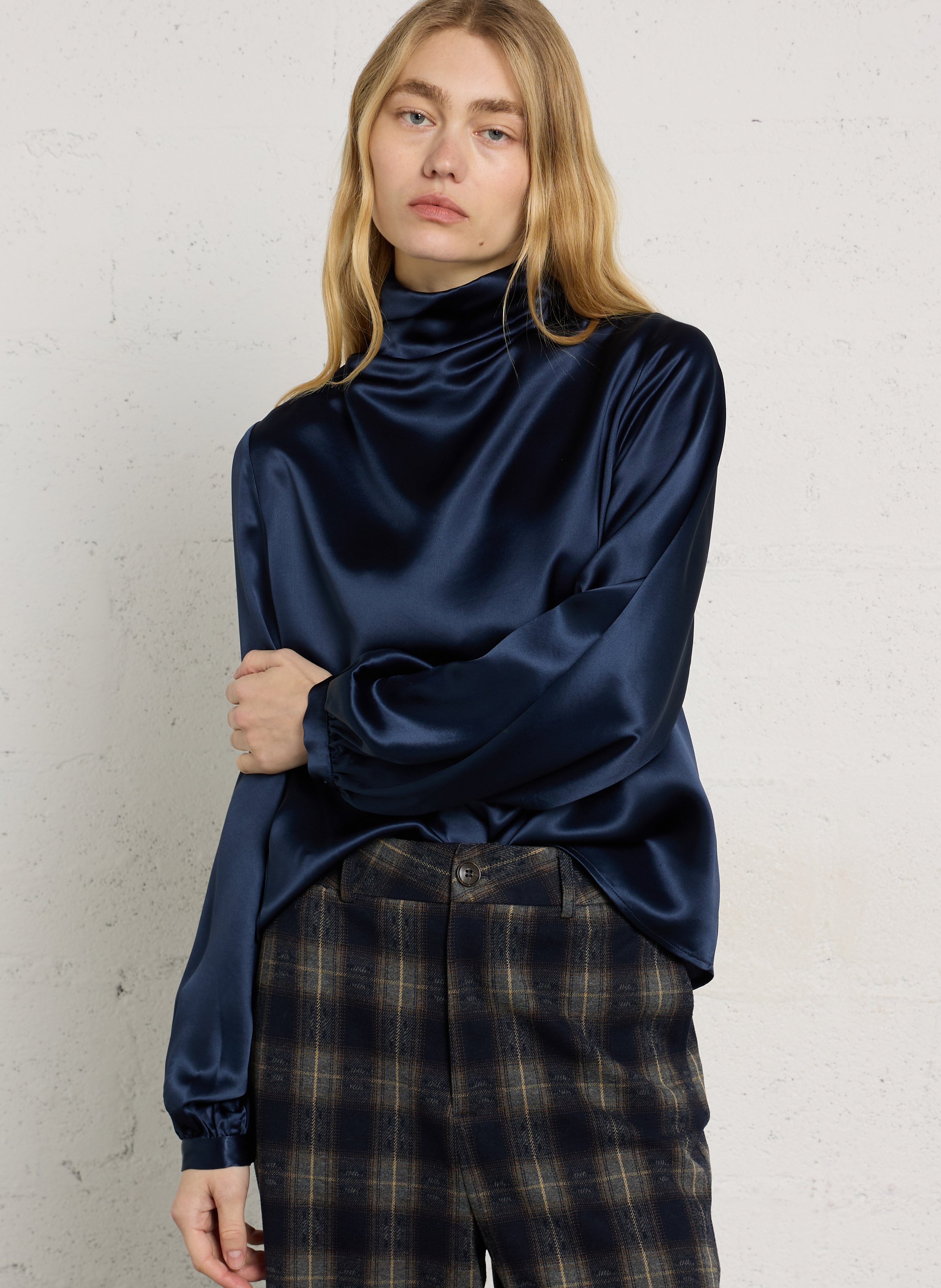 Straight high-neck satin top JC SOPHIE Blue