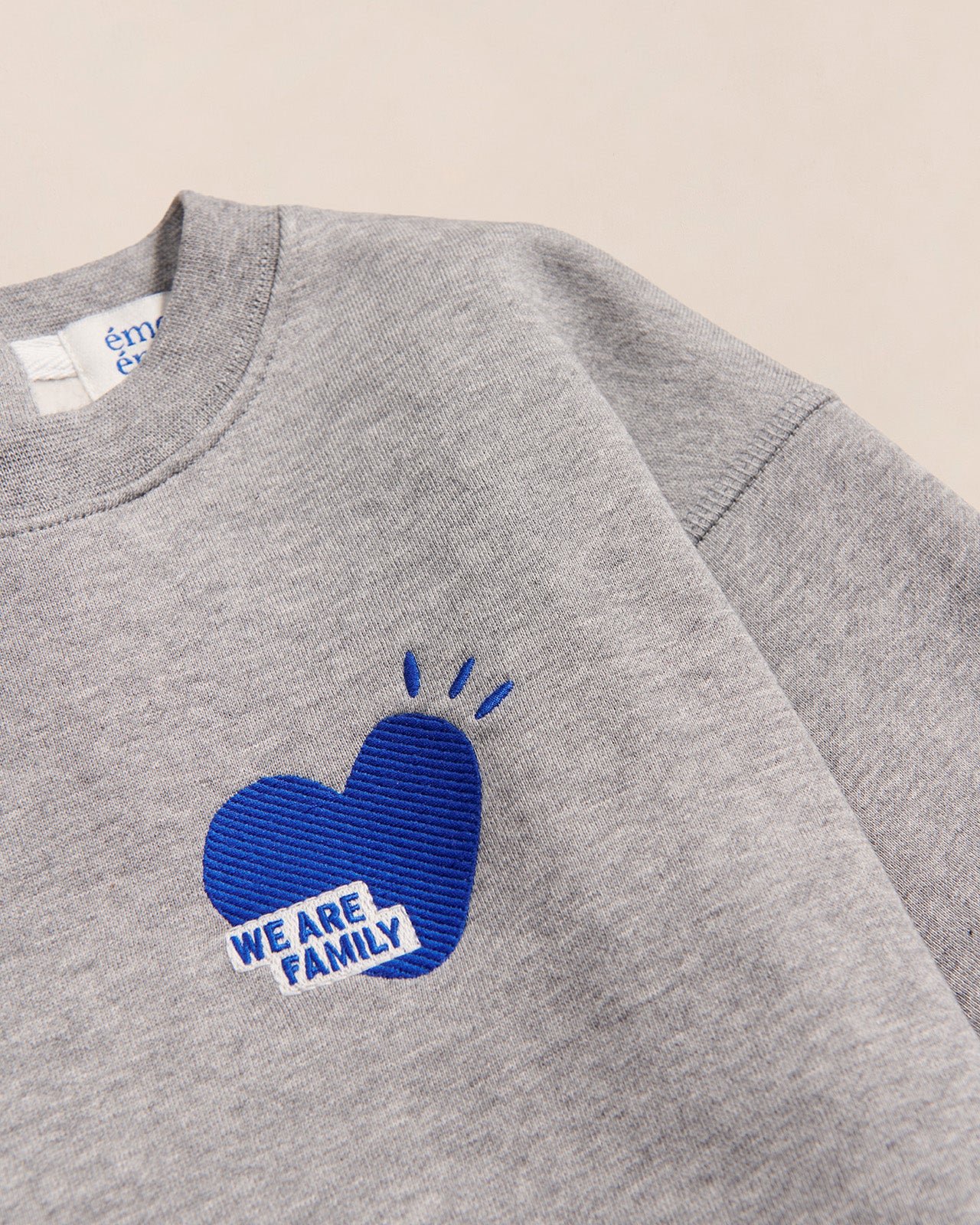 The "we are family" organic cotton sweatshirt Grey