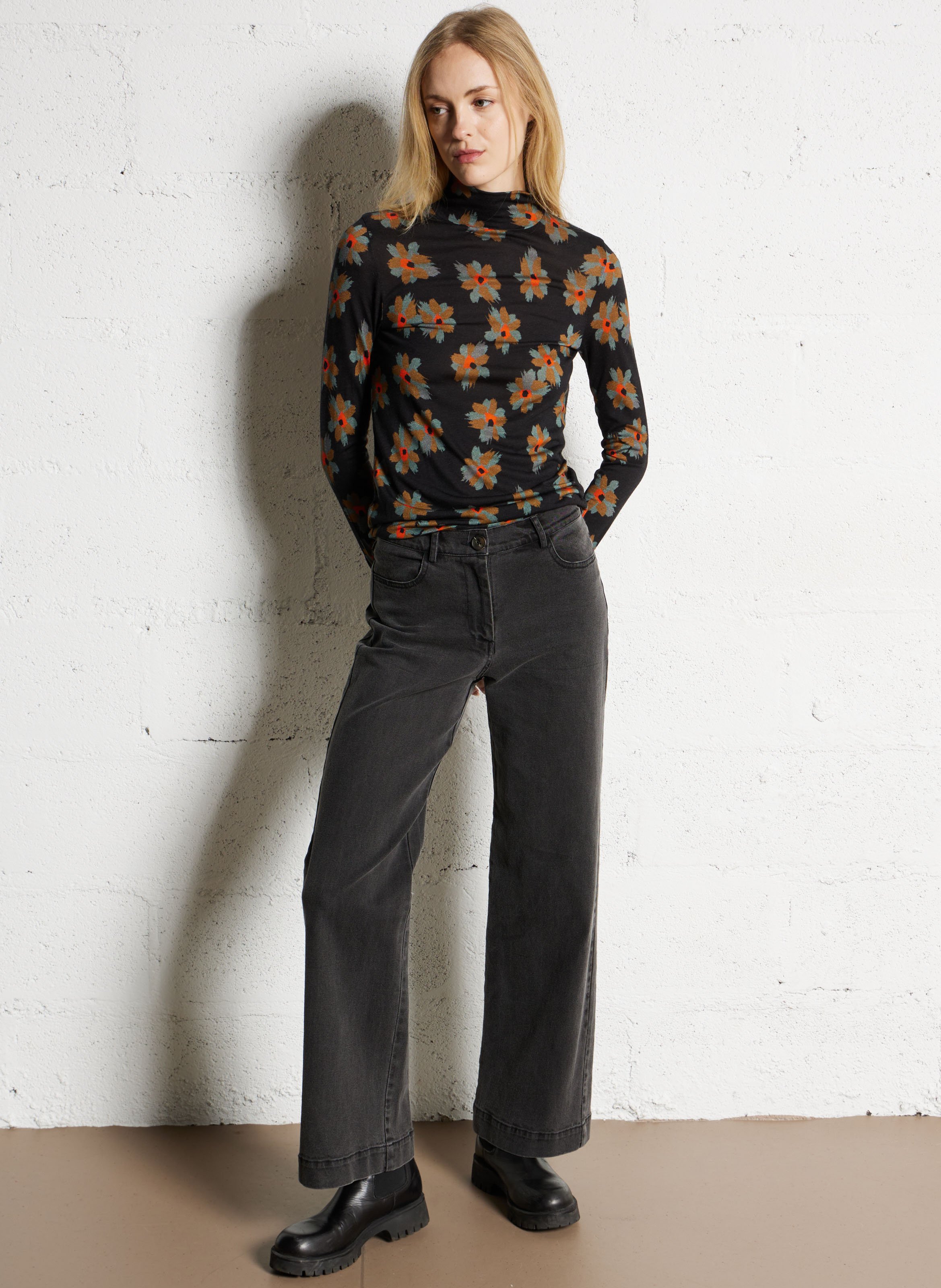 Printed straight fit turtleneck NICE THINGS Black