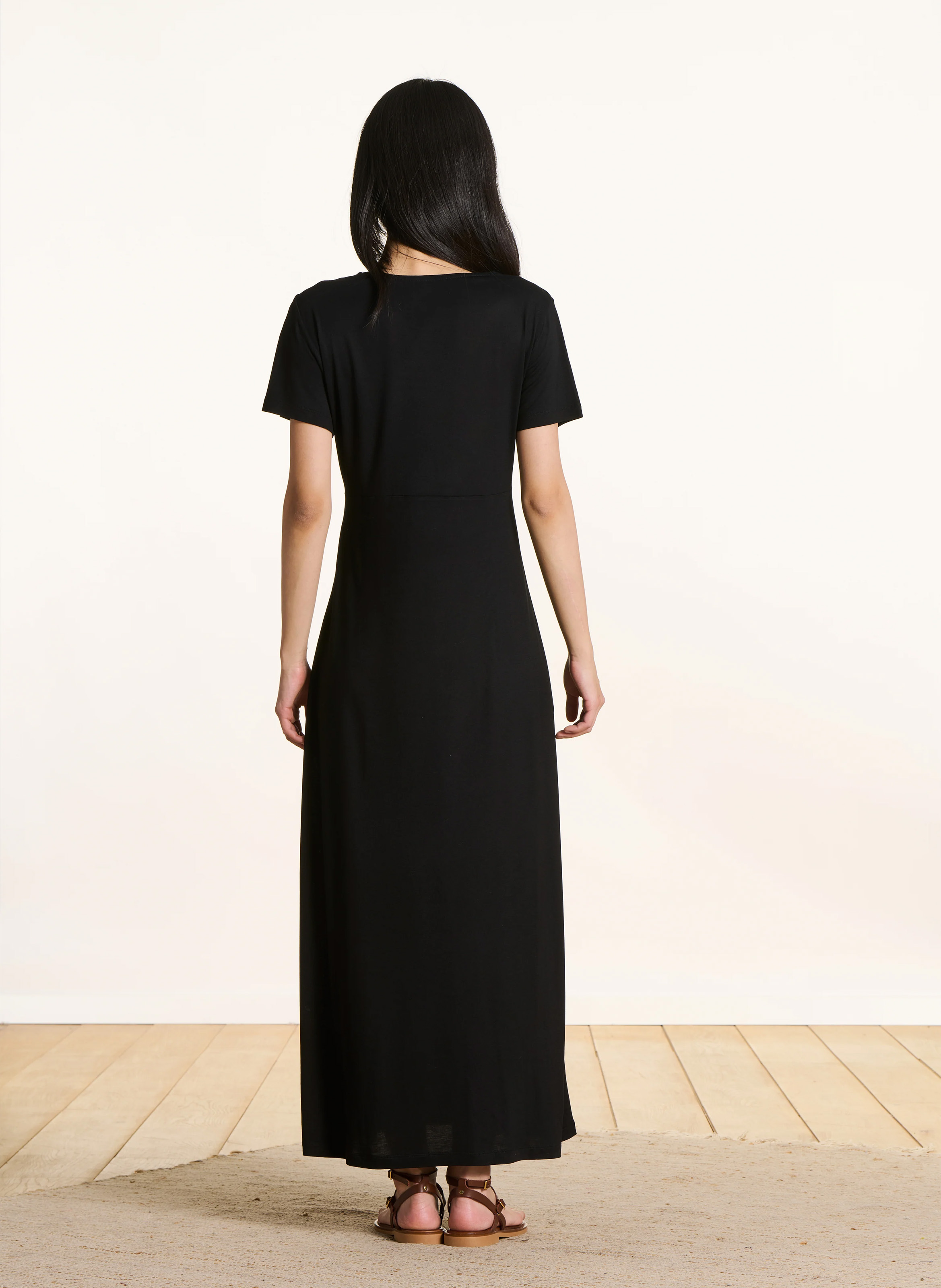 Roe longue droite col V LA FEE MARABOUTEE Noir