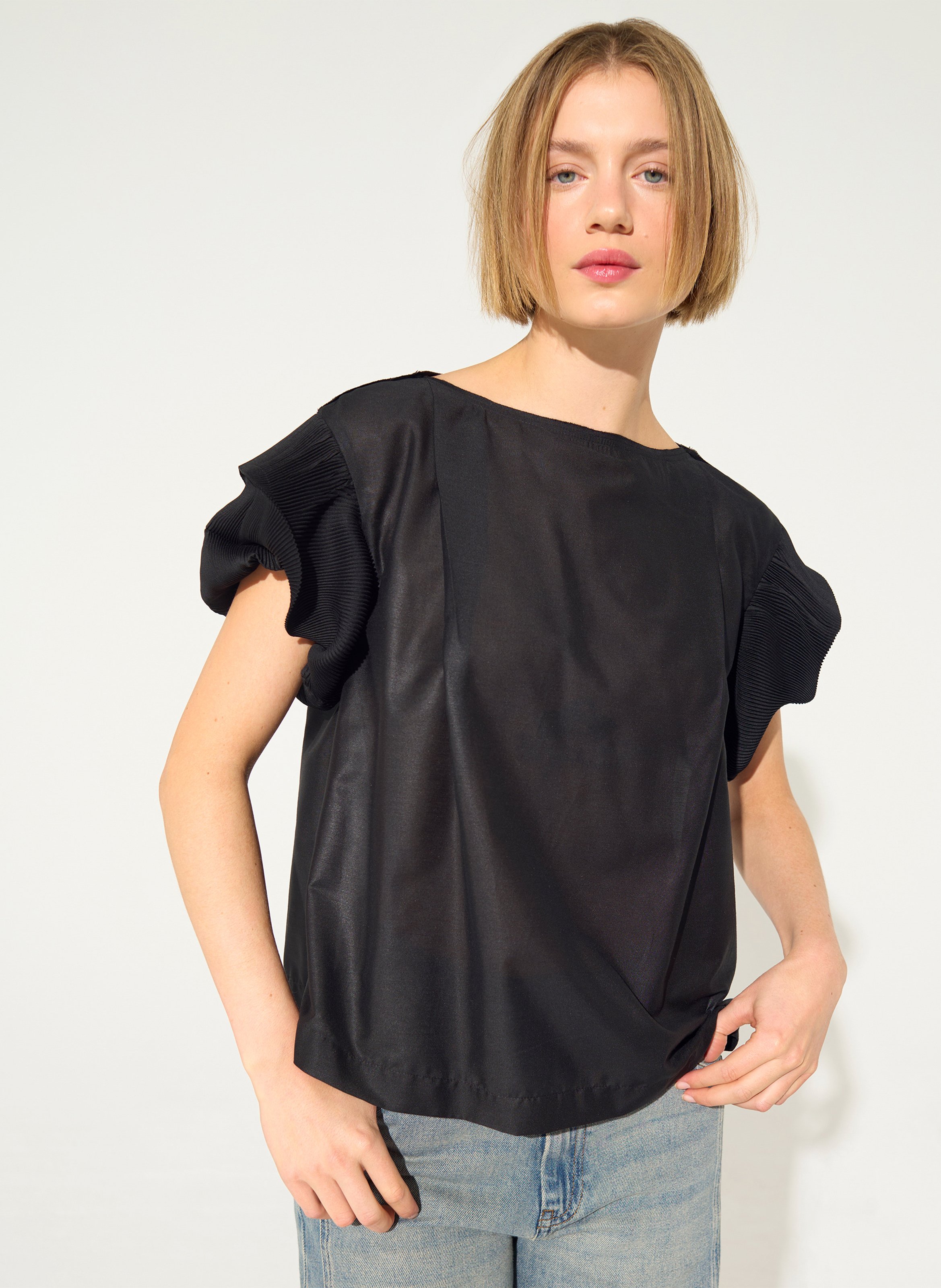 Top holgado con cuello redondo COTELAC Negro