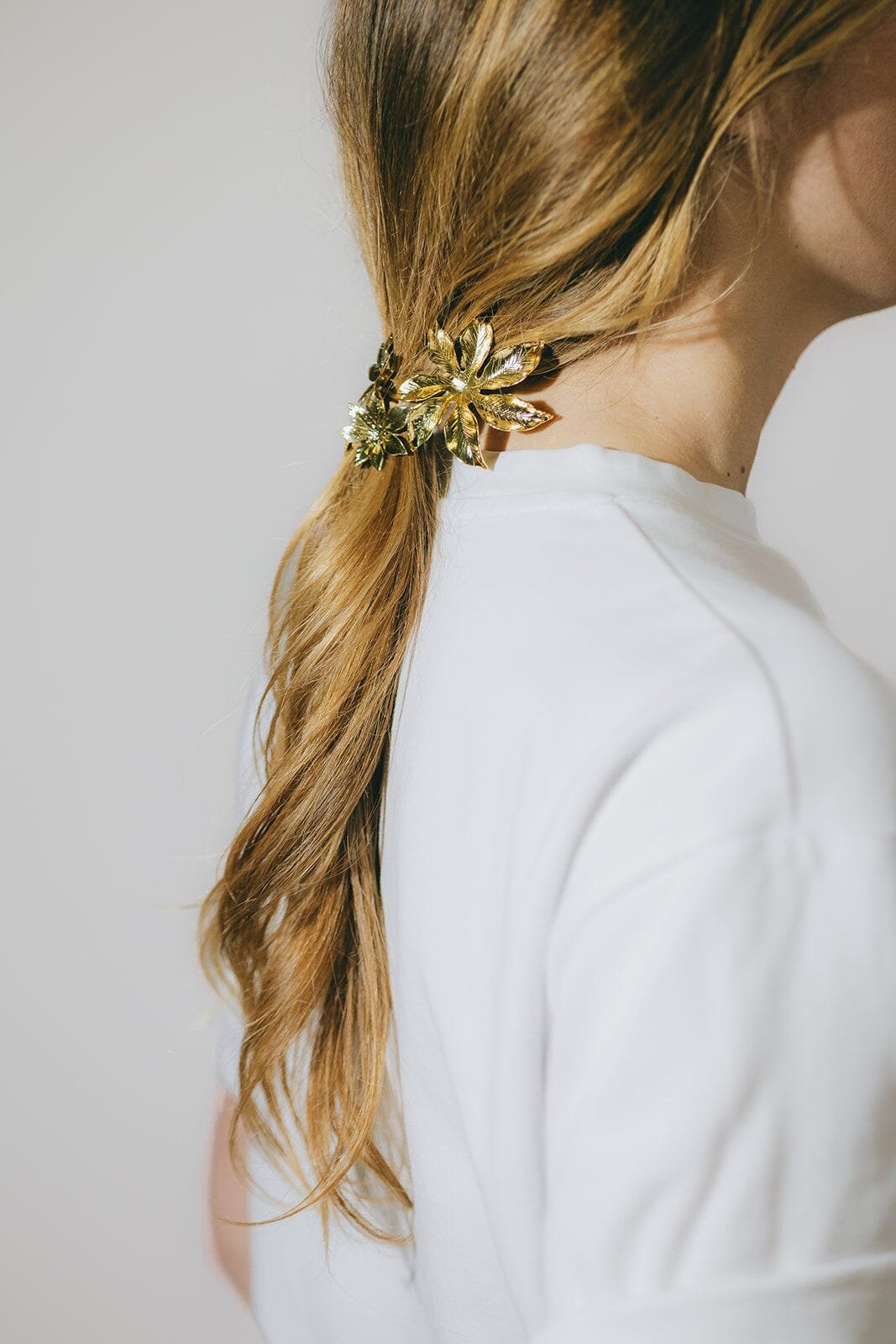 HESPÉRIS - fine gold-plated flower hair slide MONSIEUR SIMONE Silver