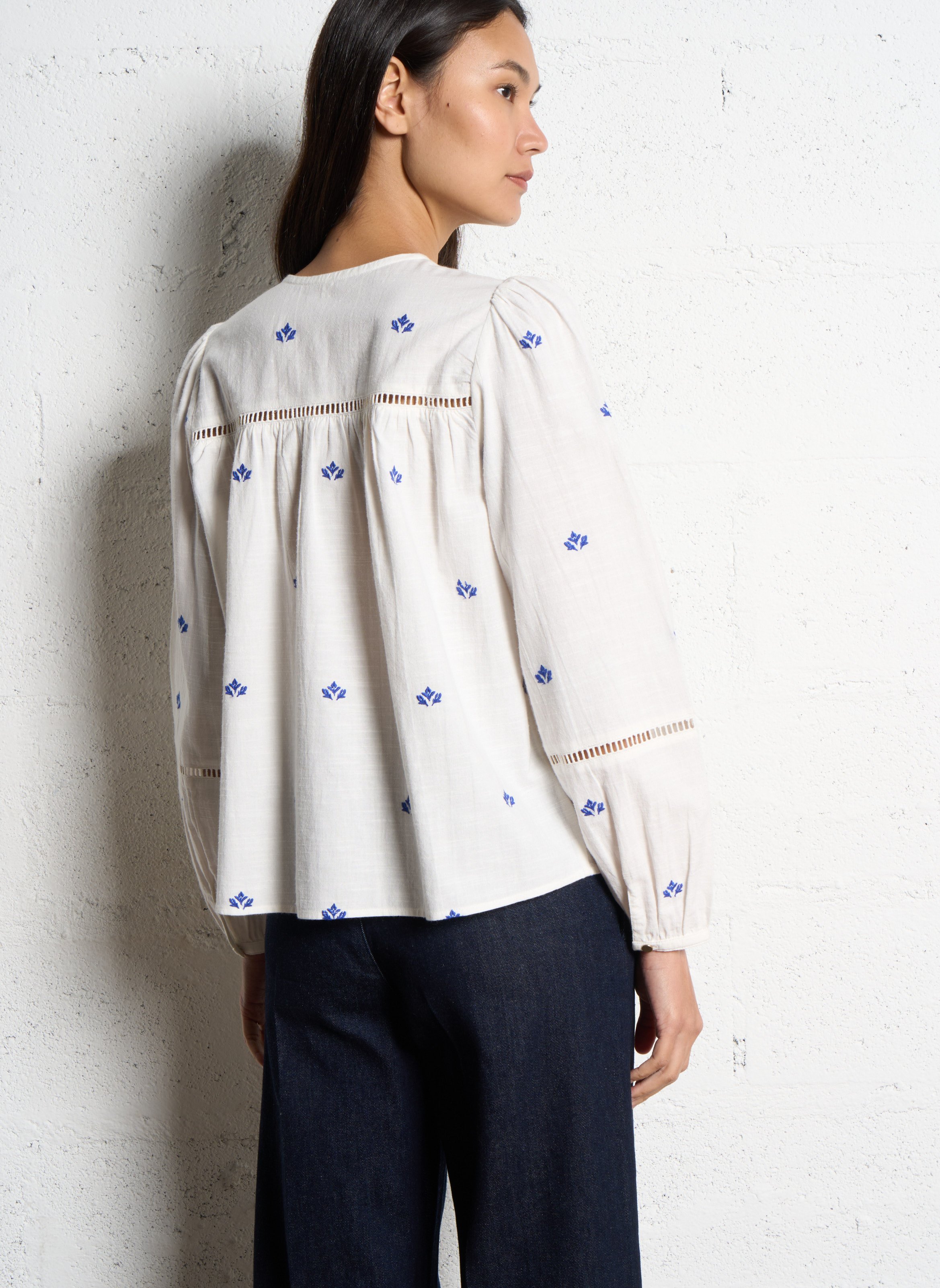 Loose-fit cotton blouse I CODE White