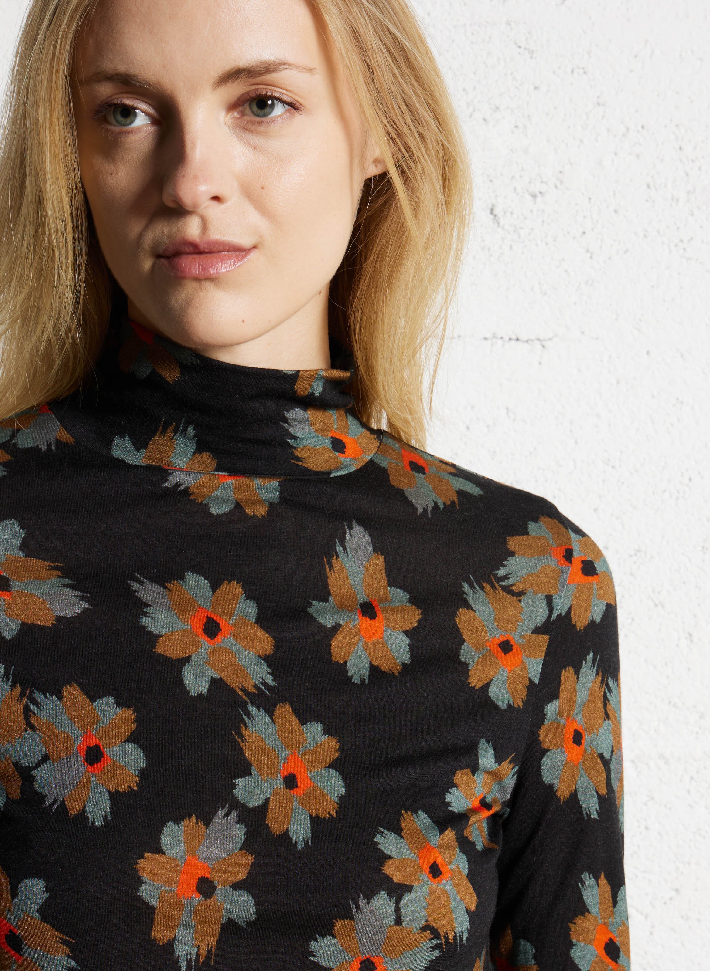 Printed straight fit turtleneck NICE THINGS Black