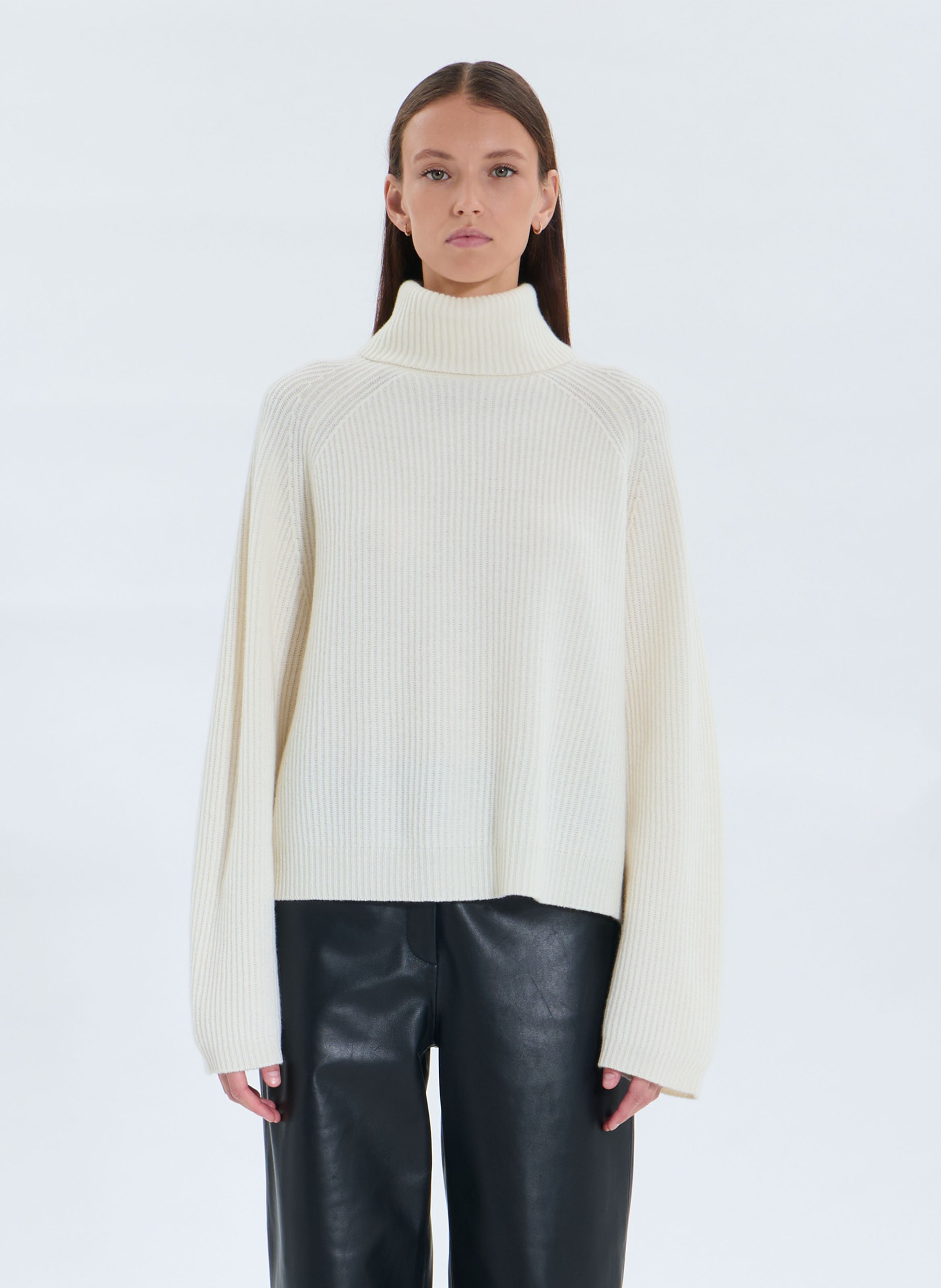 Ruimvallende, wollen coltrui ZAPA Wit