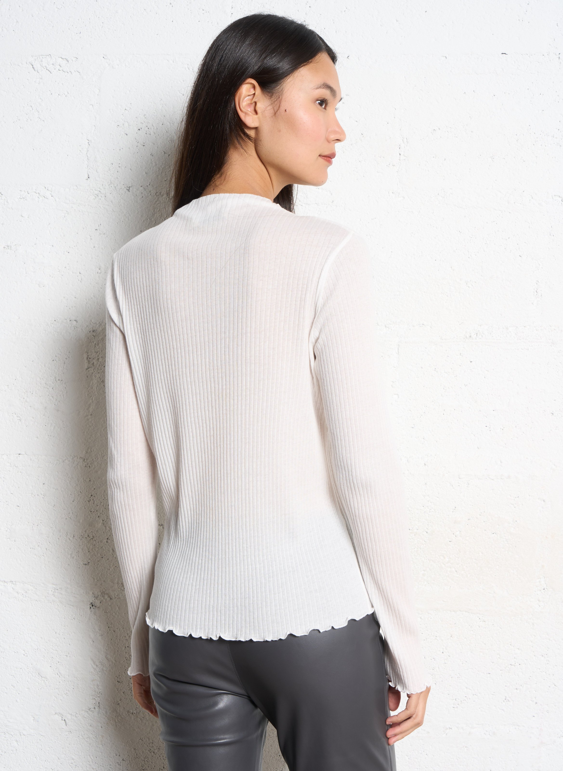 Aansluitend T-shirt met opstaande kraag van katoen THE NEW SOCIETY Wit