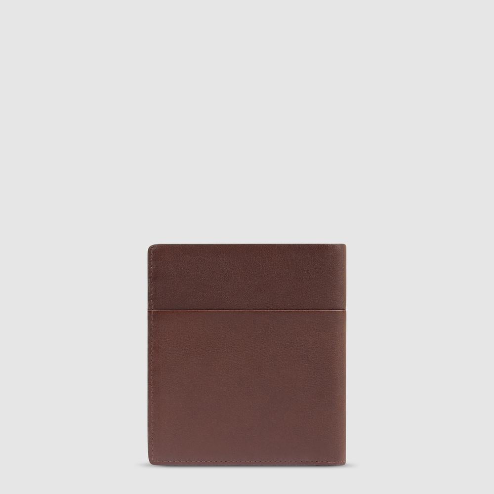 Leather passport holder with credit card slots and RFID protection PIQUADRO Brown
